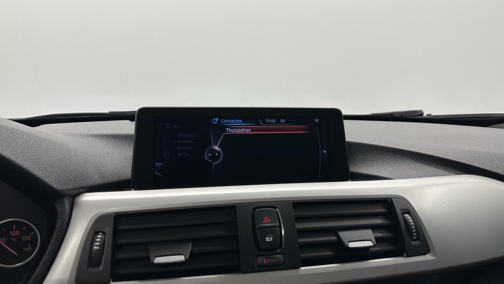 Foto van BMW 320i Ed