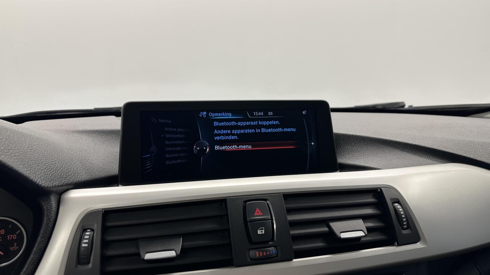 Foto van BMW 320i Ed