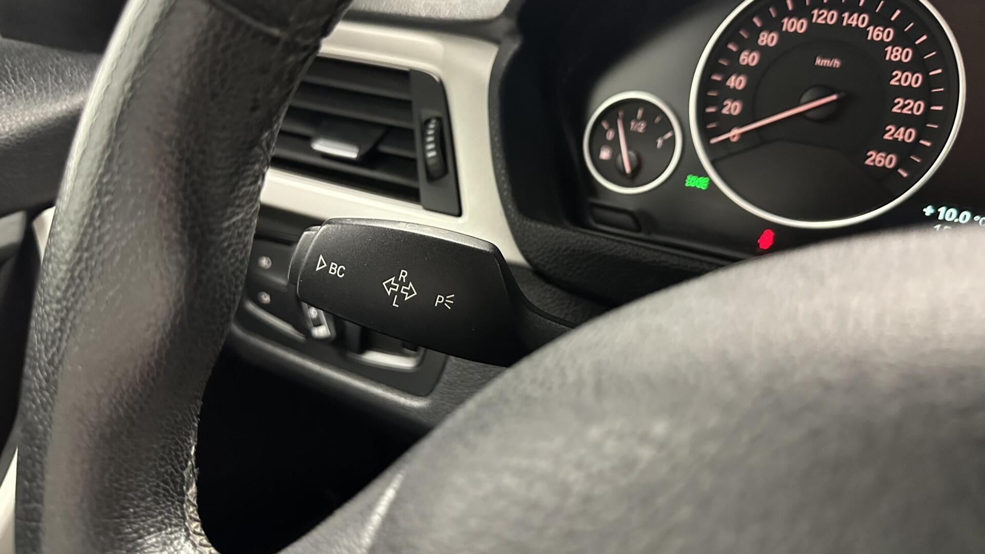 Foto van BMW 320i Ed