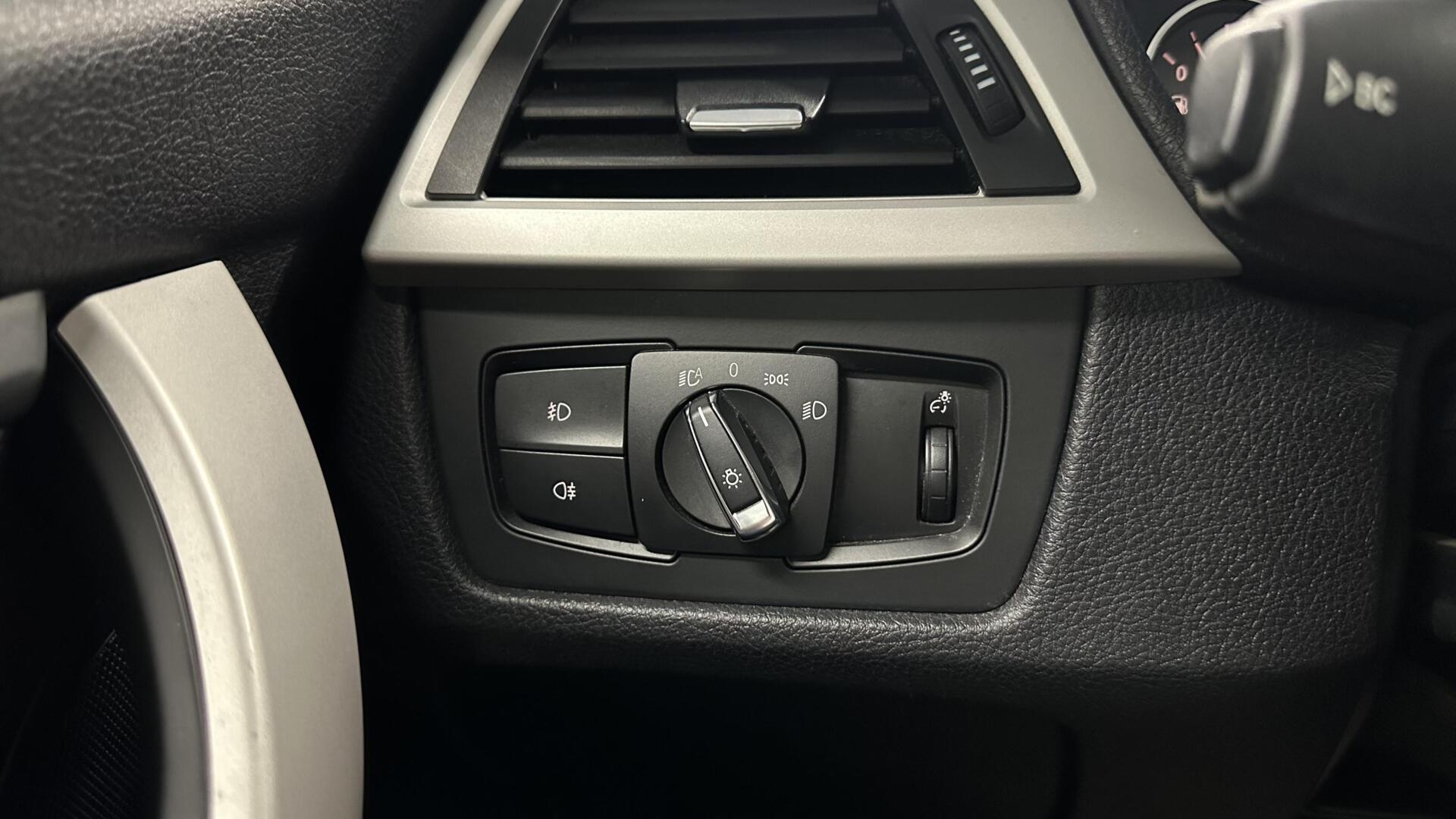 Foto van BMW 320i Ed