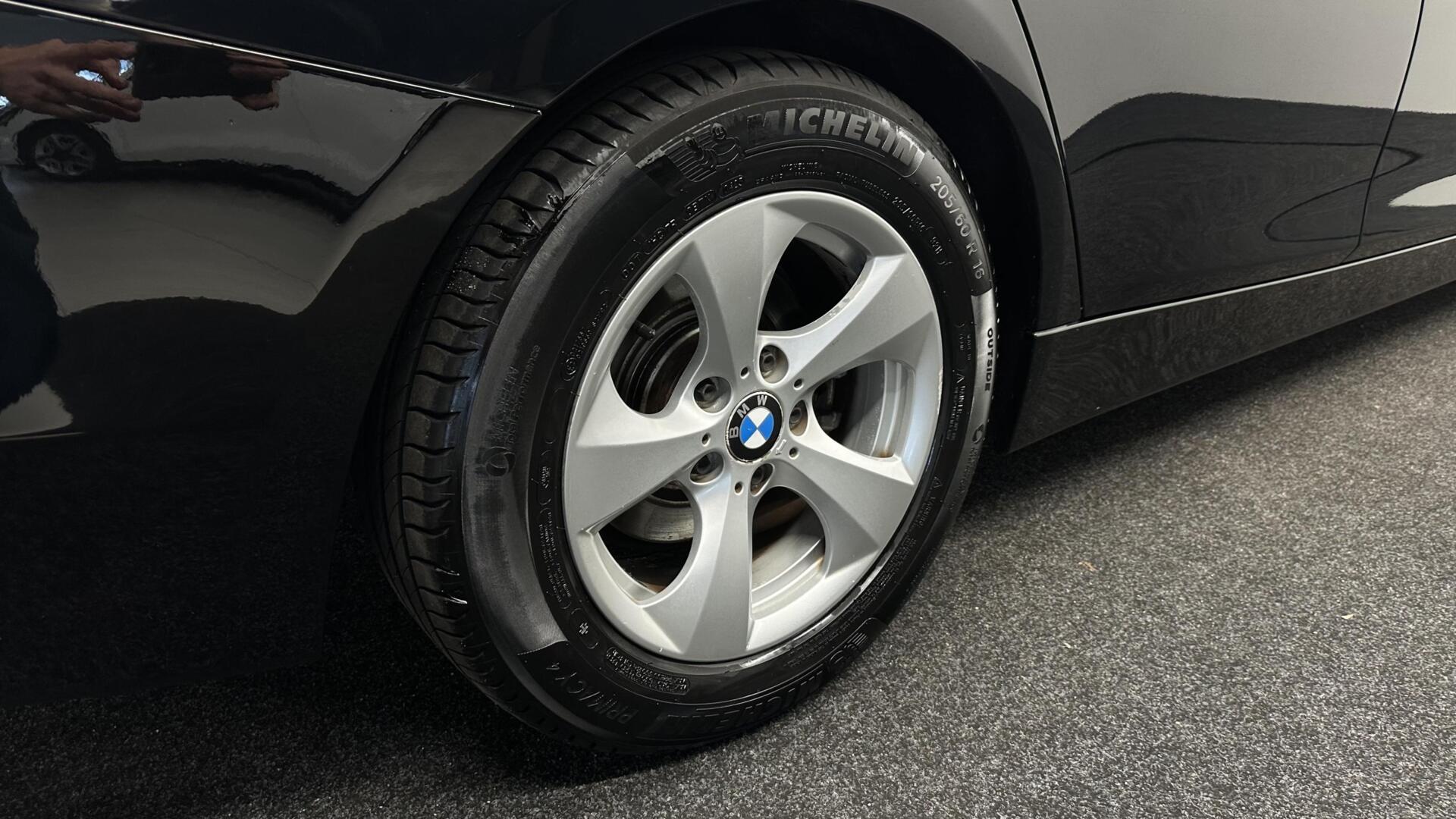 Foto van BMW 320i Ed