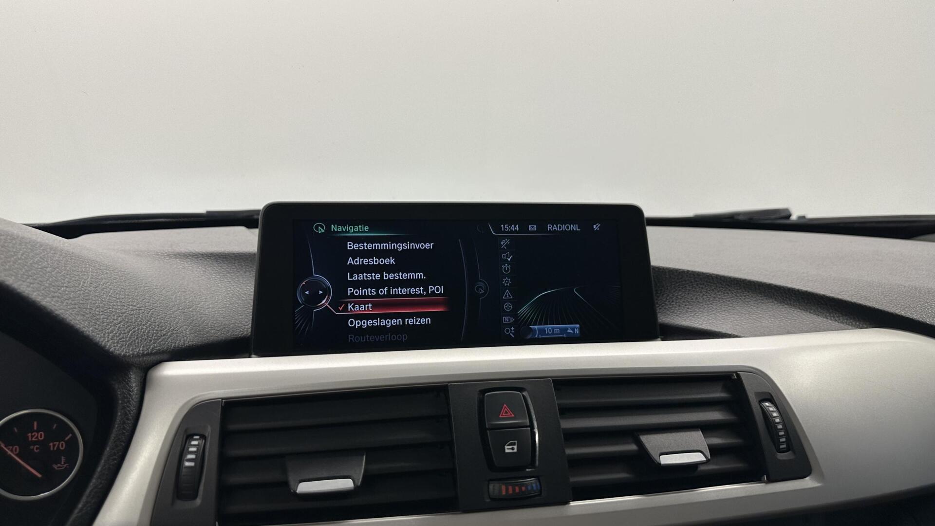 Foto van BMW 320i Ed