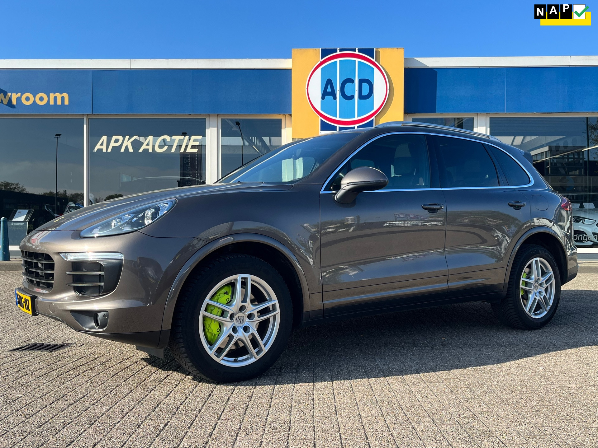 Foto van PORSCHE CAYENNE S E-HYBRID