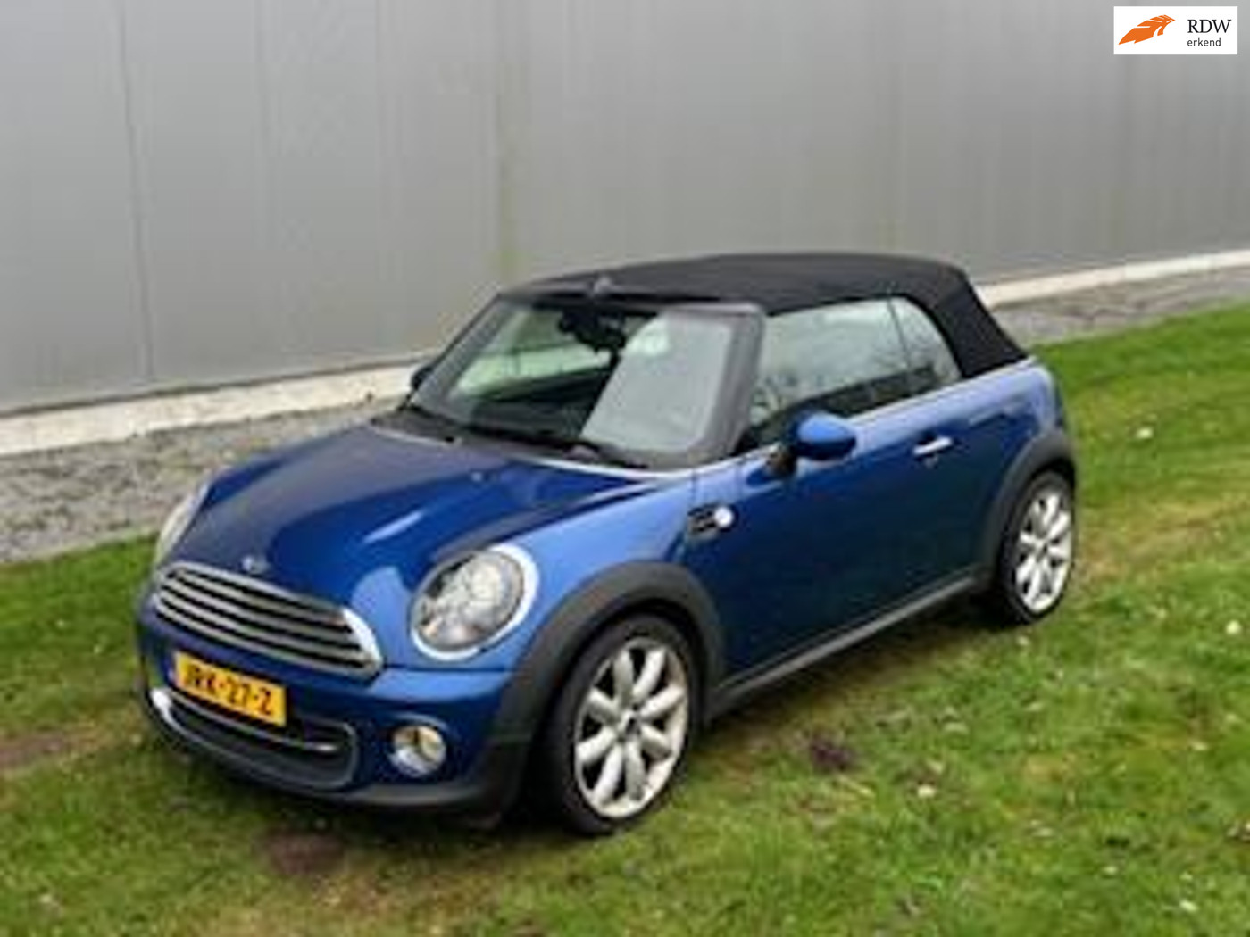 Foto van MINI COOPER CABRIO