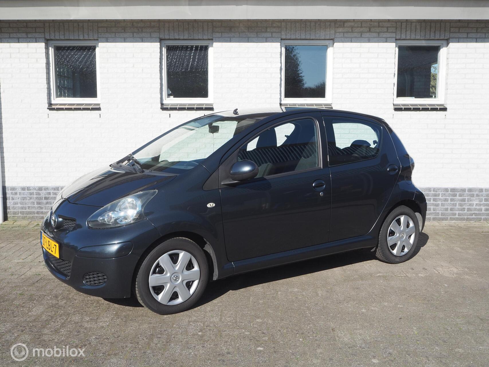 Toyota Toyota Aygo 1.0-12V 2010 - voorkant