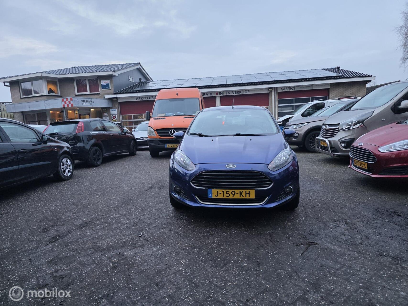 Ford Fiesta 1.0 EcoBoost Titanium Stoelverwarm. APK bij Afl. 2016 - voorkant