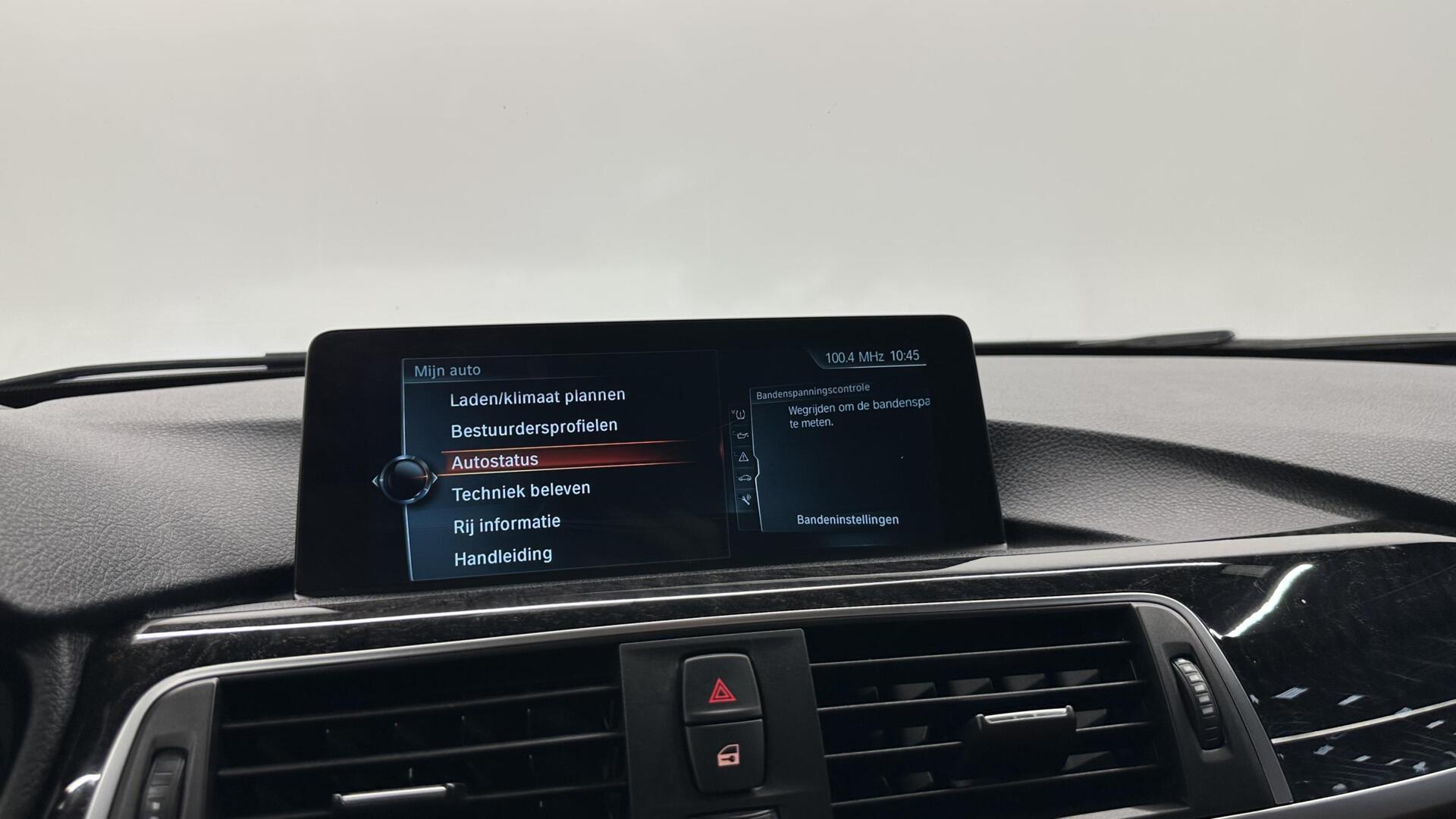 Foto van BMW 330e Iperformance