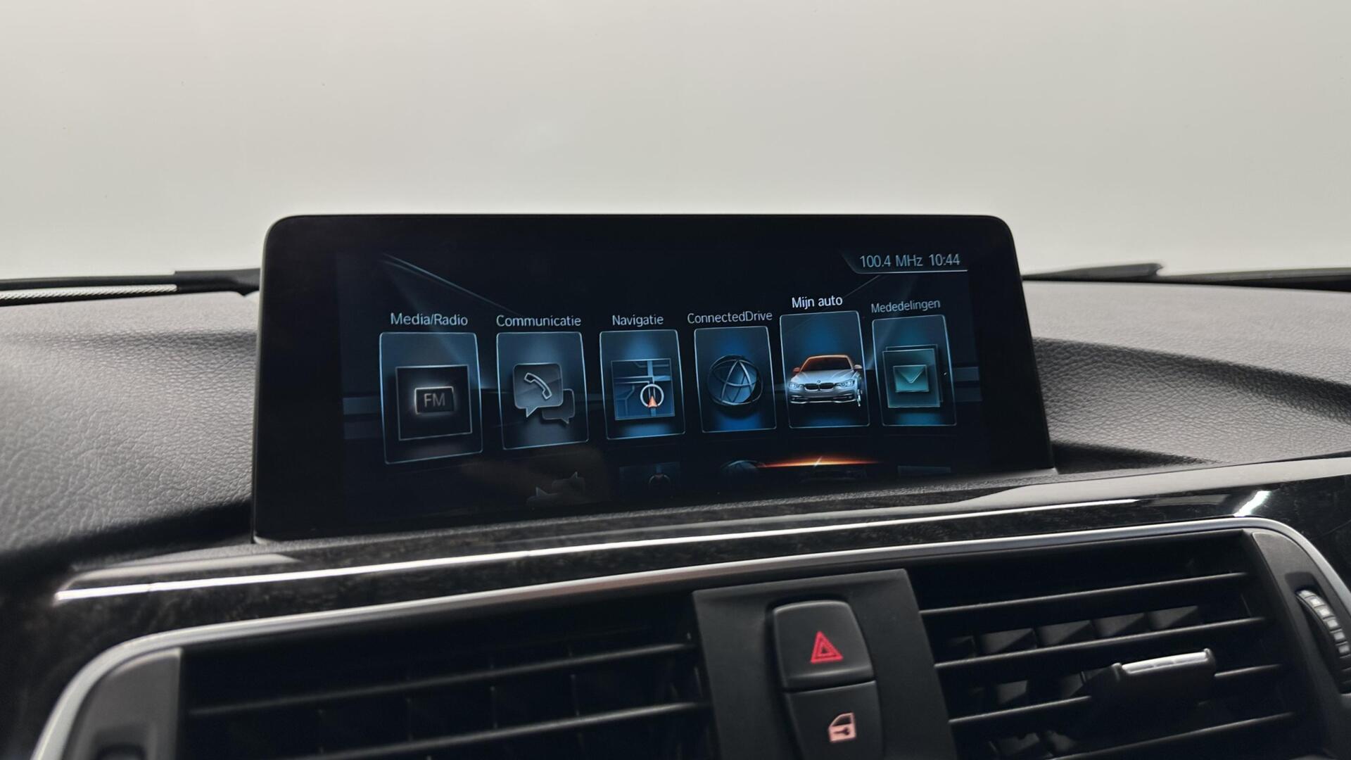Foto van BMW 330e Iperformance