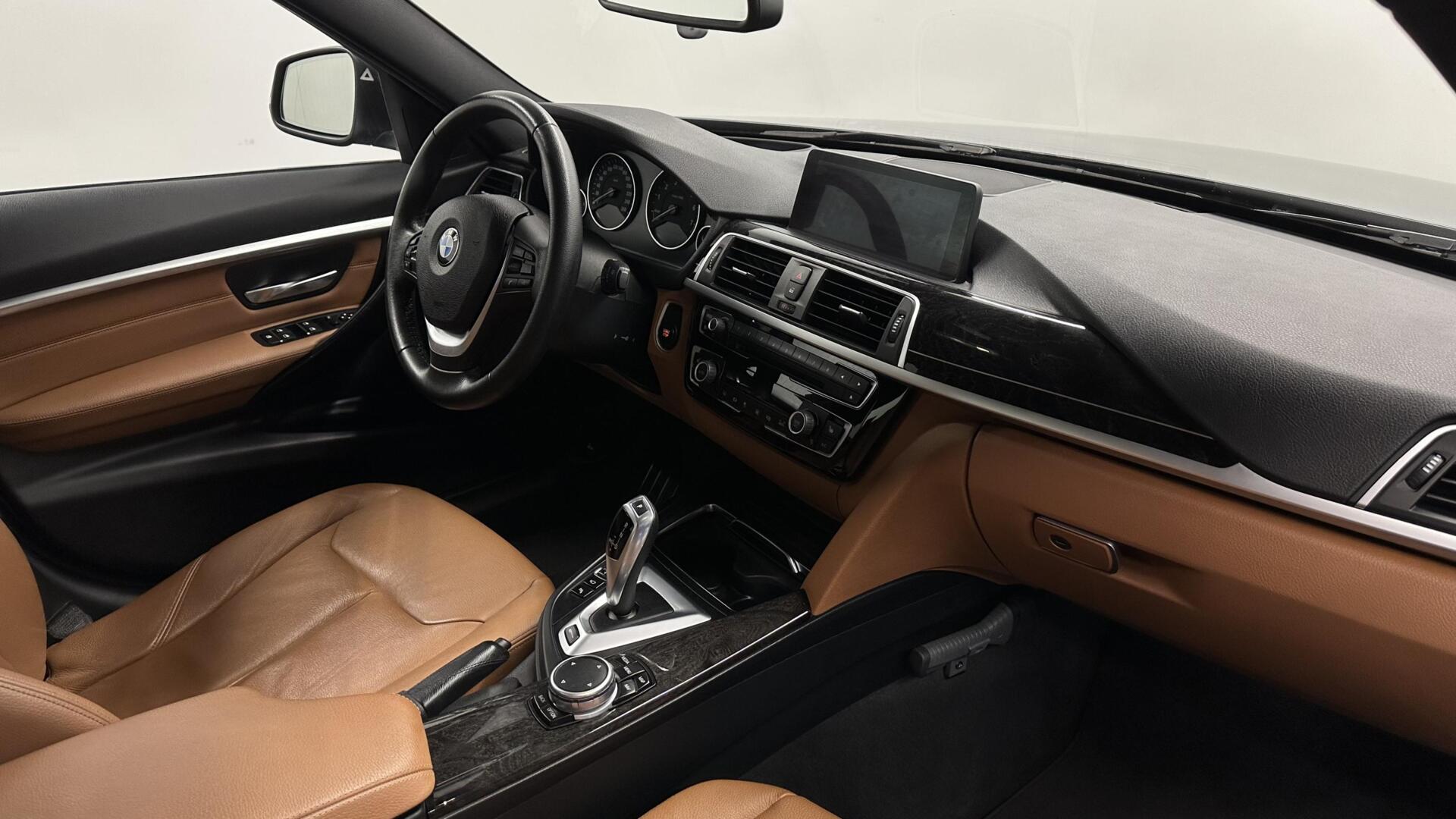 Foto van BMW 330e Iperformance