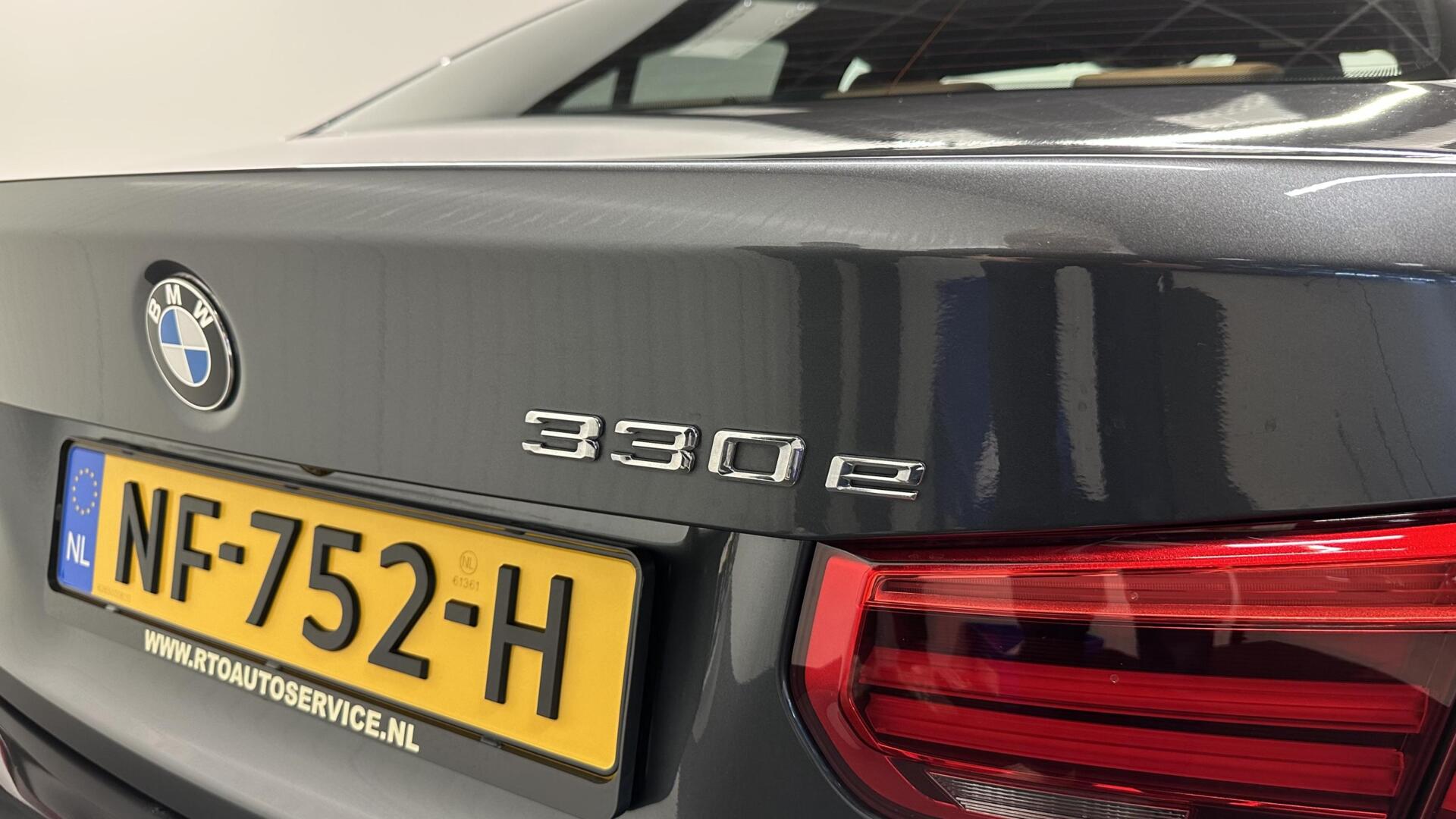 Foto van BMW 330e Iperformance
