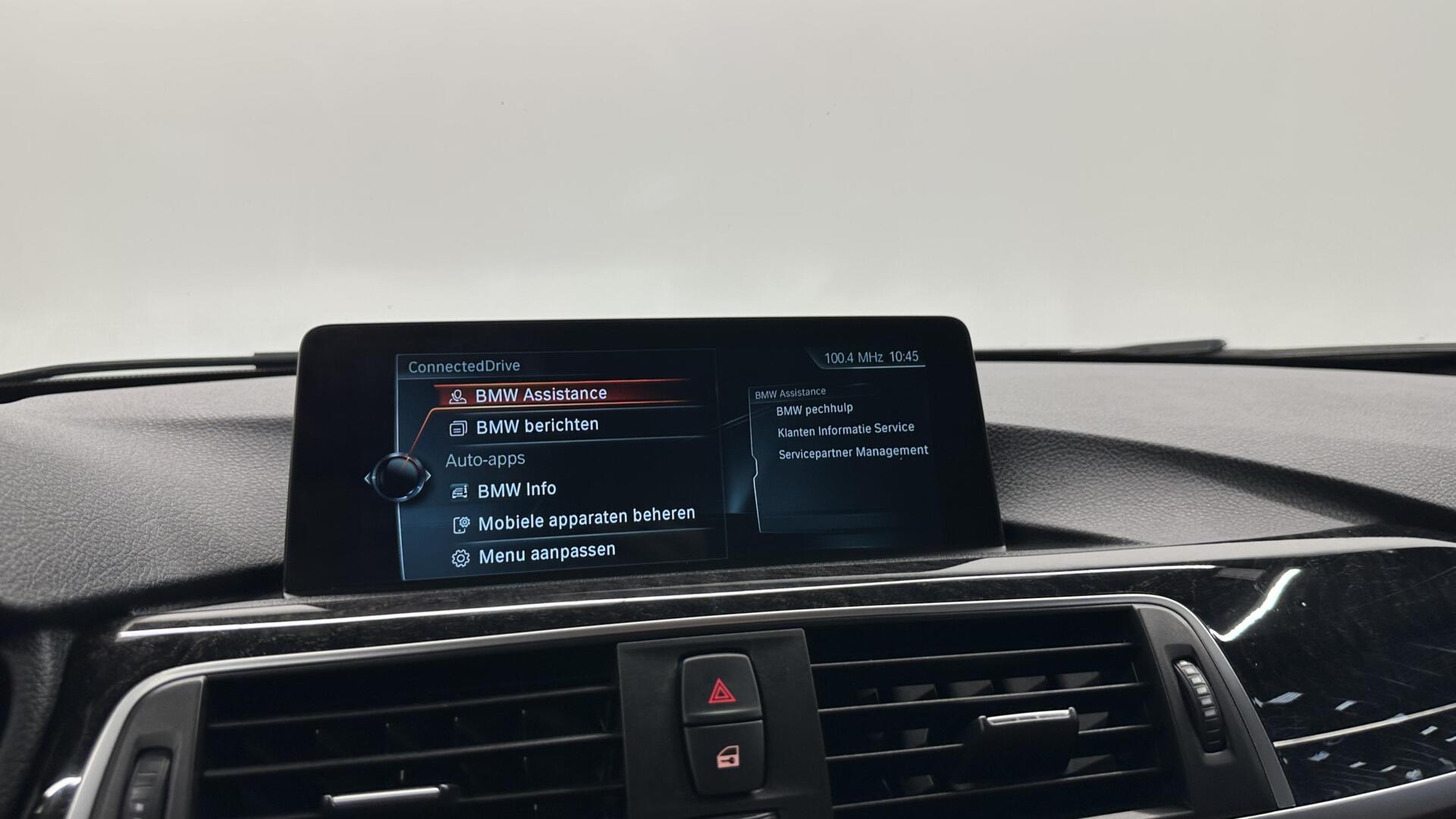 Foto van BMW 330e Iperformance