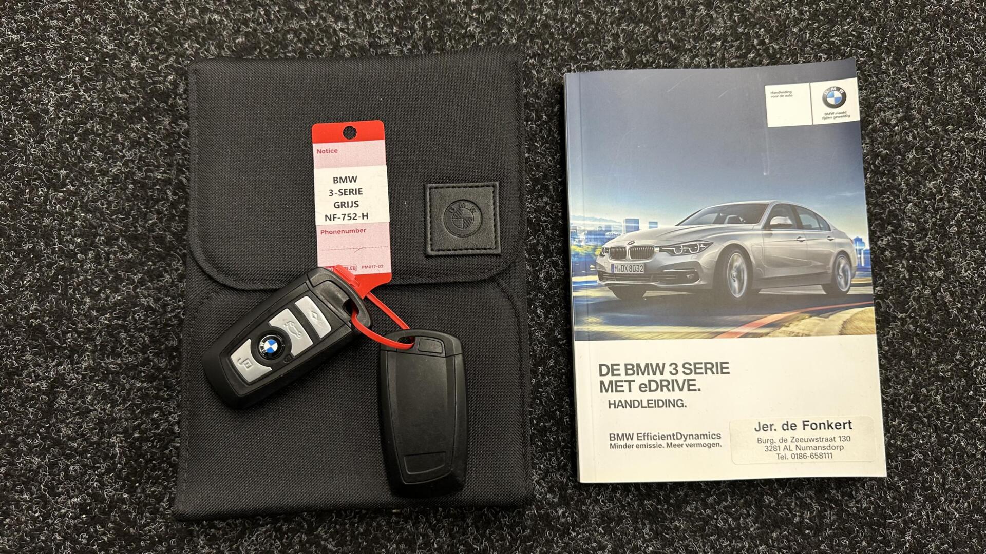 Foto van BMW 330e Iperformance