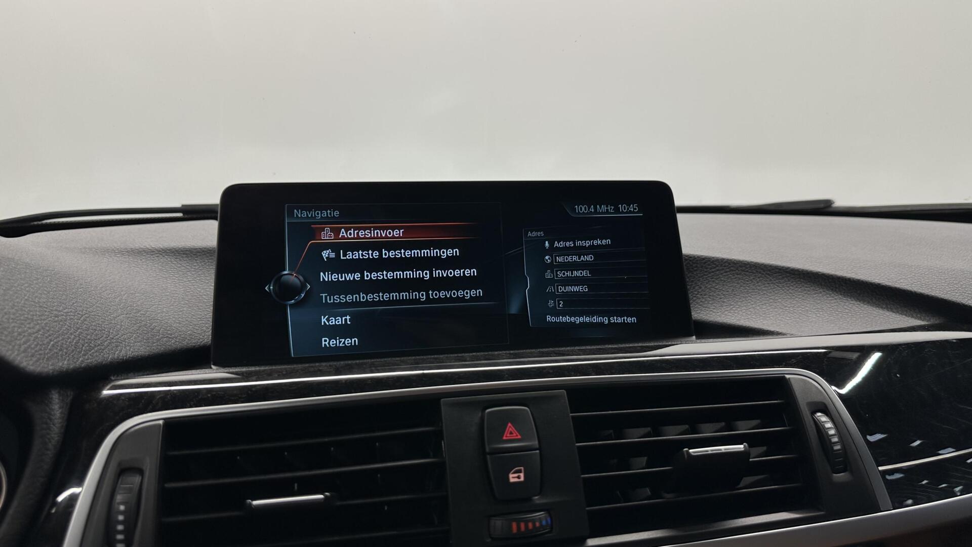 Foto van BMW 330e Iperformance