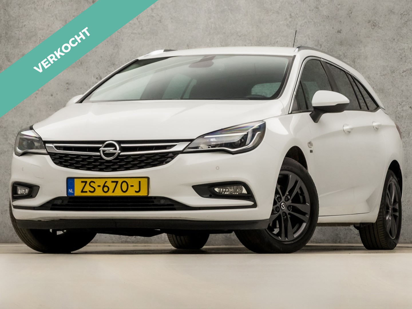 Opel Astra Sports Tourer 1.0 Turbo 120 Jaar Edition 2019 - voorkant
