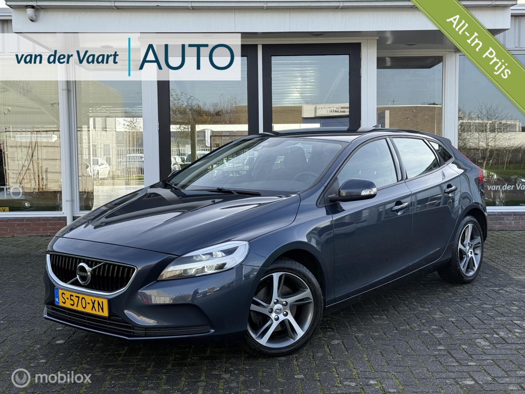Volvo V40 2.0 T2 Kinetic / Facelift / Led / Trekhaak / Navi / PDC 2018 - voorkant