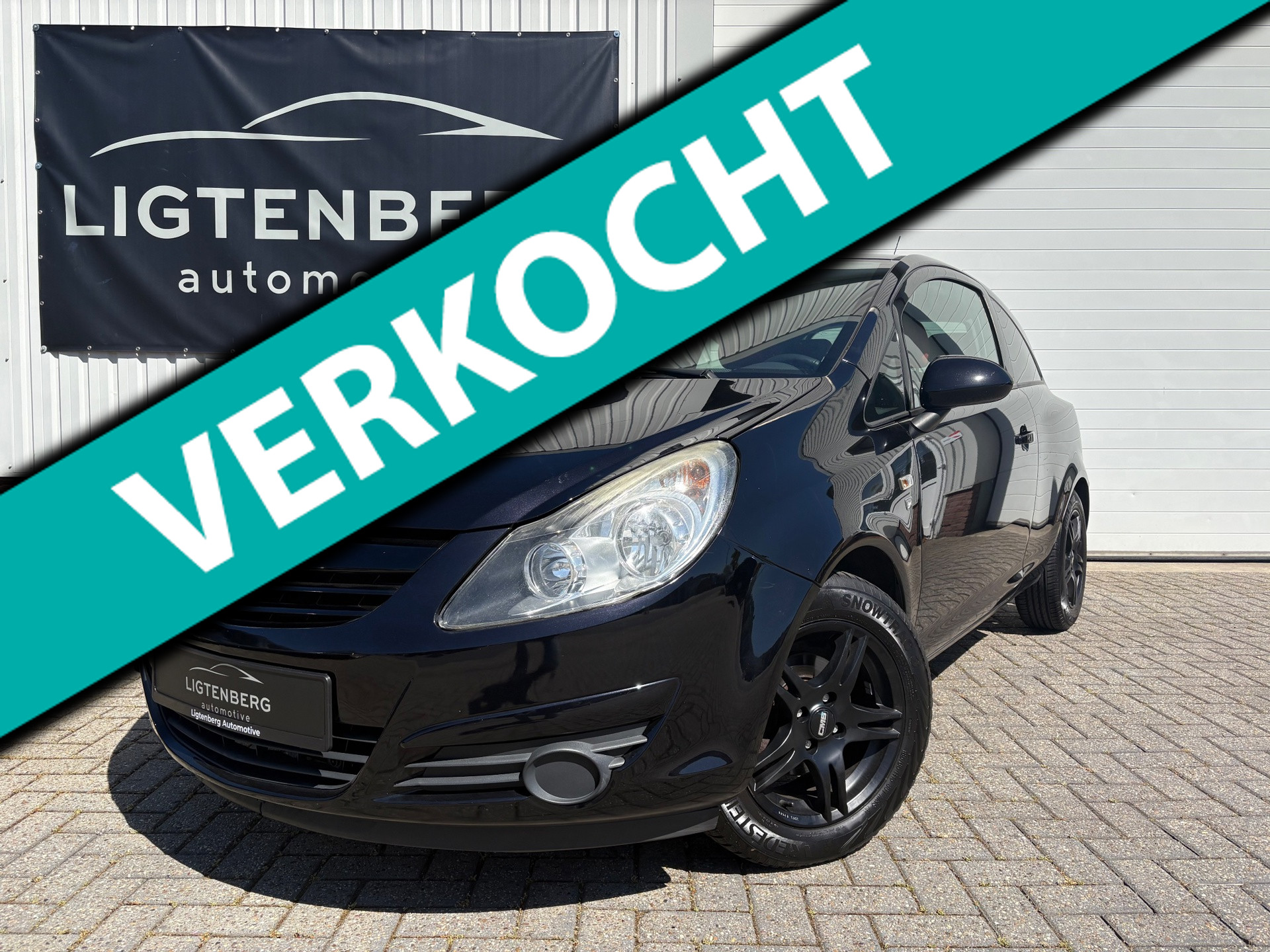 Opel Corsa 1.4-16V '111' Edition AIRCO/AUX/PDC/STOELVERW/APK 2010 - voorkant