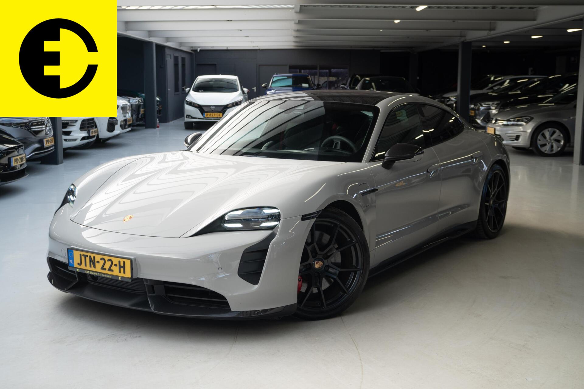 Foto van PORSCHE TAYCAN GTS