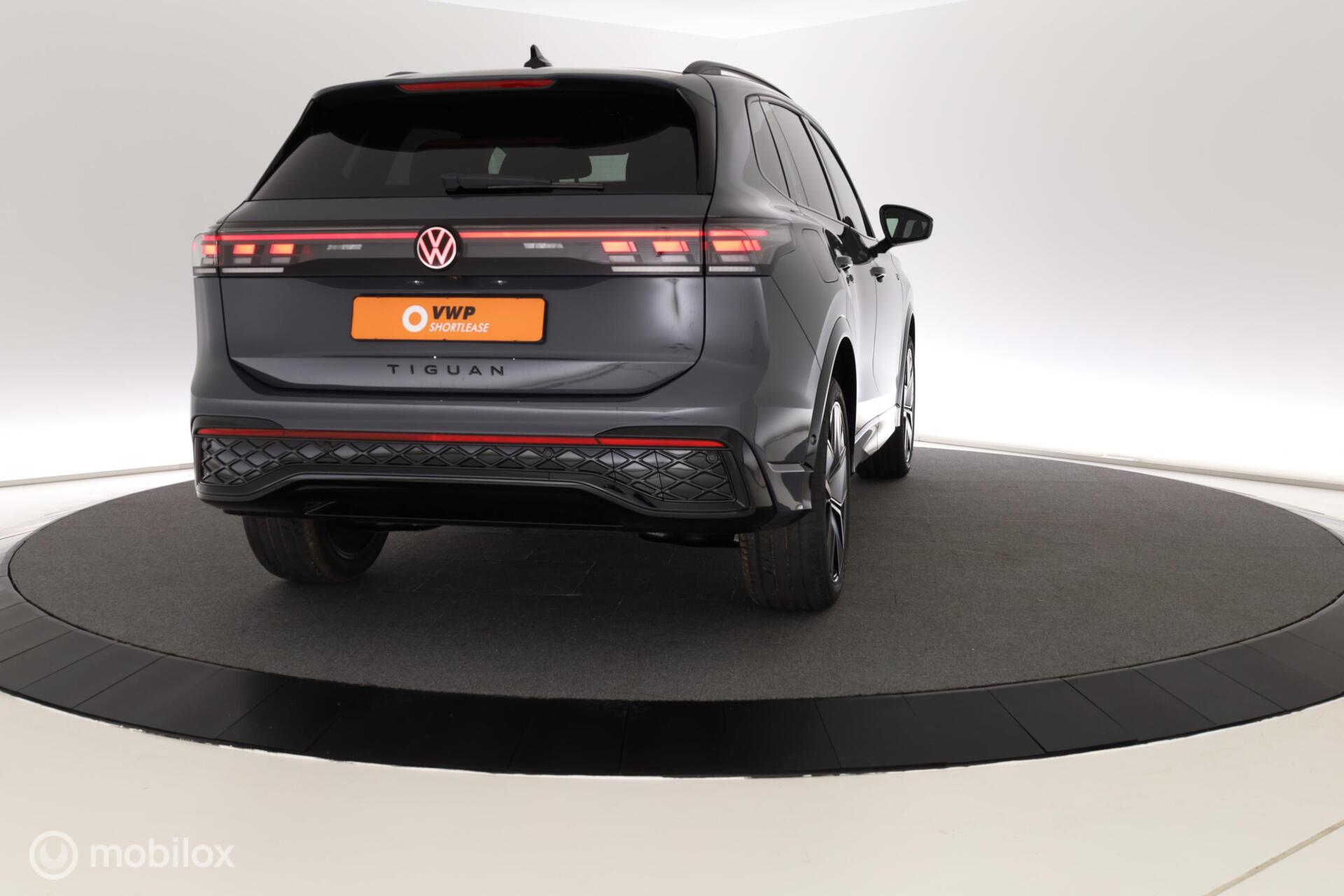 Foto van Volkswagen Tiguan R-line 1.5 272pk Hybrid DSG
