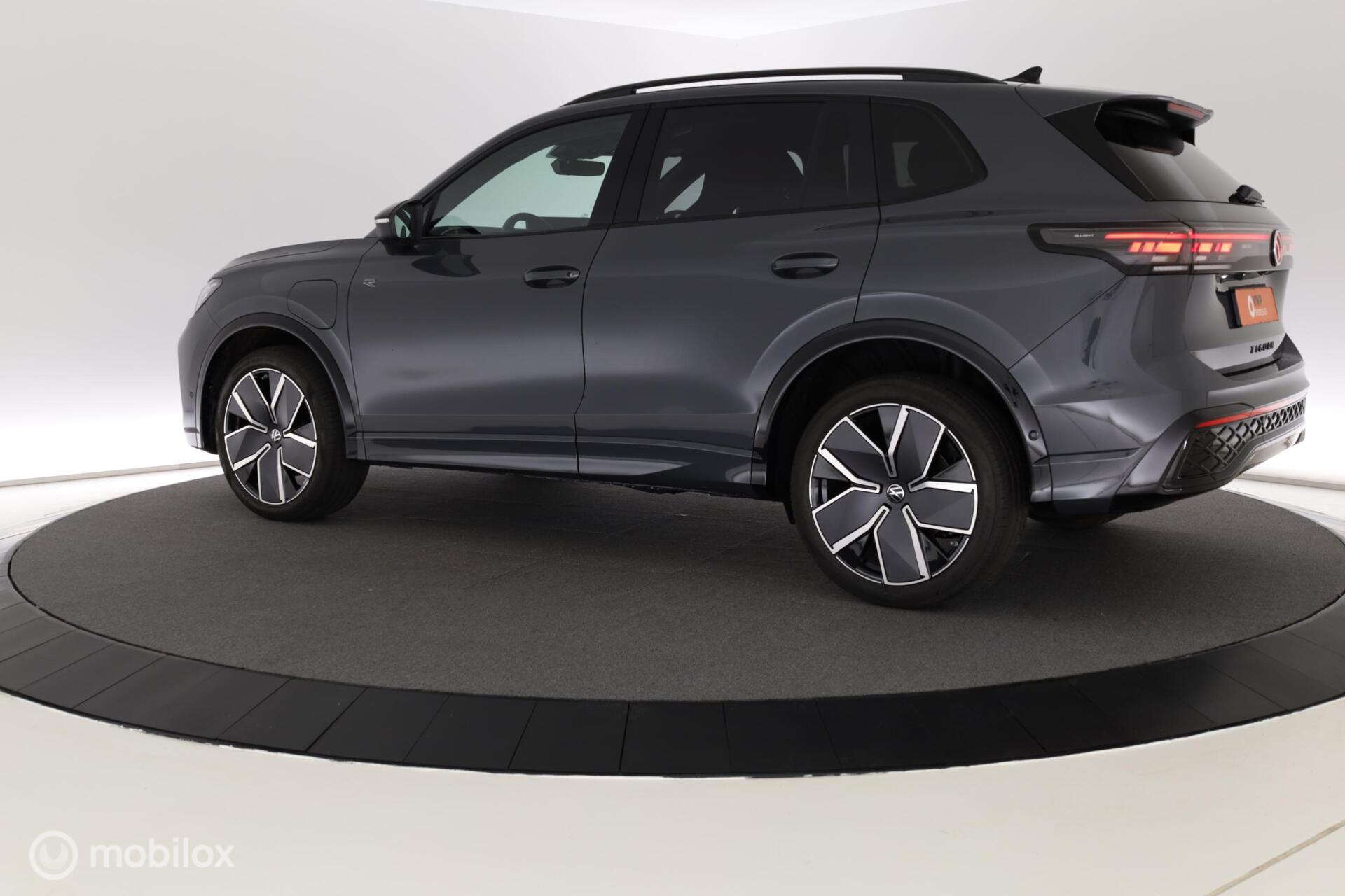 Foto van Volkswagen Tiguan R-line 1.5 272pk Hybrid DSG