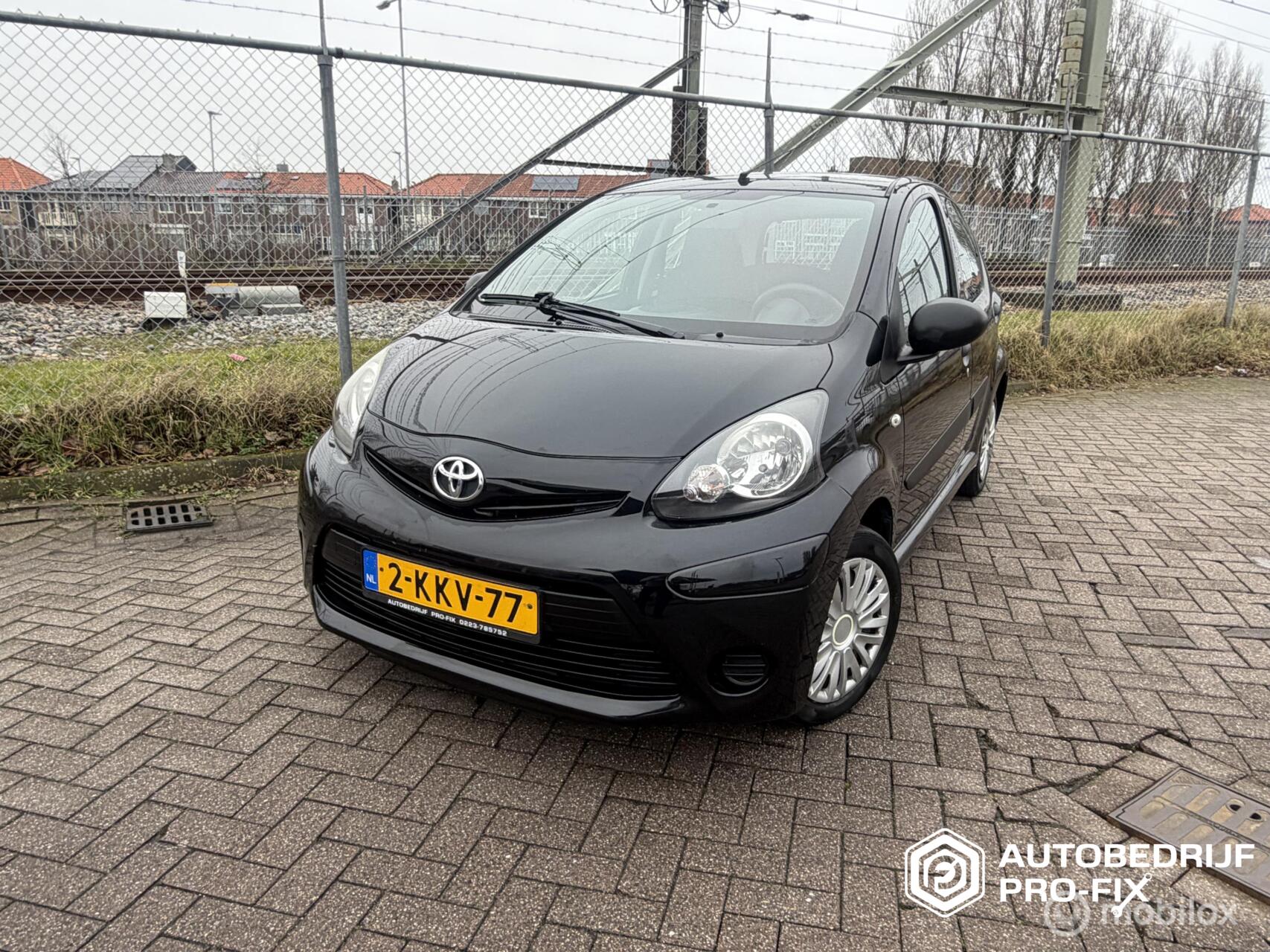 Toyota Toyota Aygo 1.0 VVT-i Comfort 2013 - voorkant