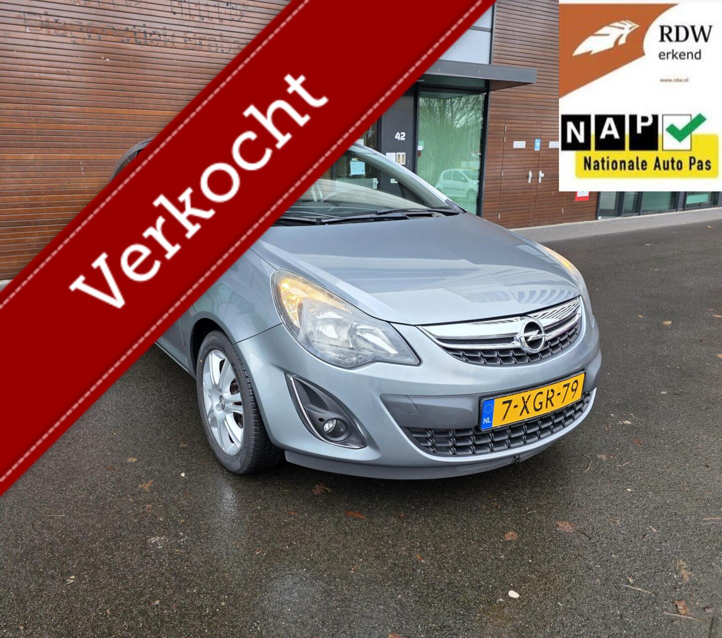 Opel Corsa 1.2-16V BlitZ 3DRS 2014 Airco/Navi/PDC/Trekh/APK 2014 - voorkant