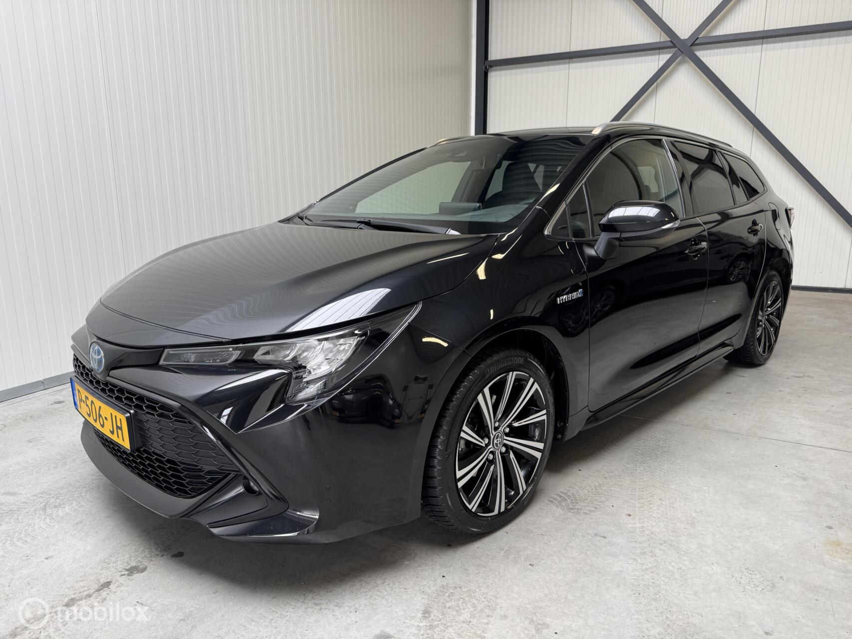 Toyota Toyota Corolla 1.8 Hybrid Dynamic 2022 - voorkant