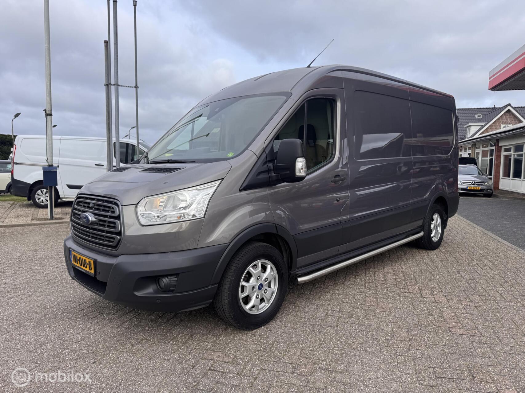 Ford Transit 350 2.2 TDCI L3H2 Ambiente 155 PK 2015 - voorkant