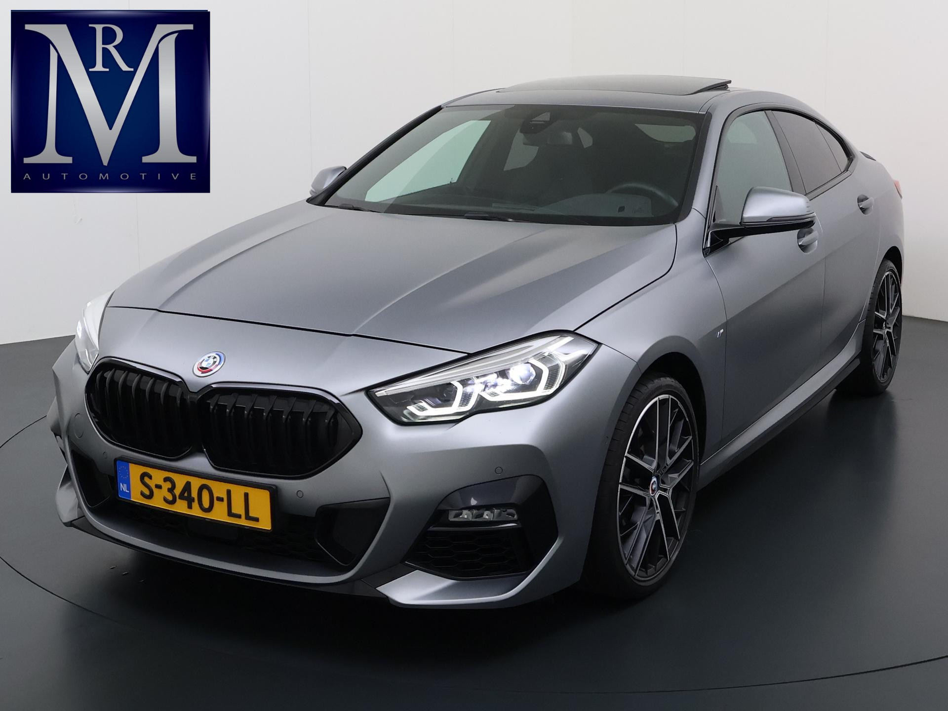 BMW 220i 220i 2023 - voorkant
