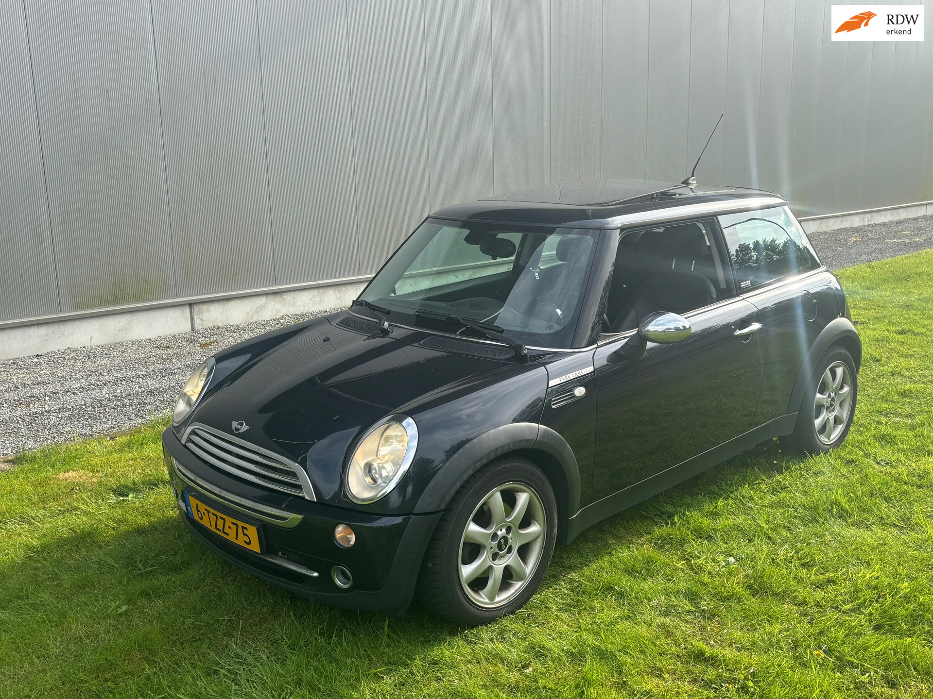 Foto van MINI MINI COOPER