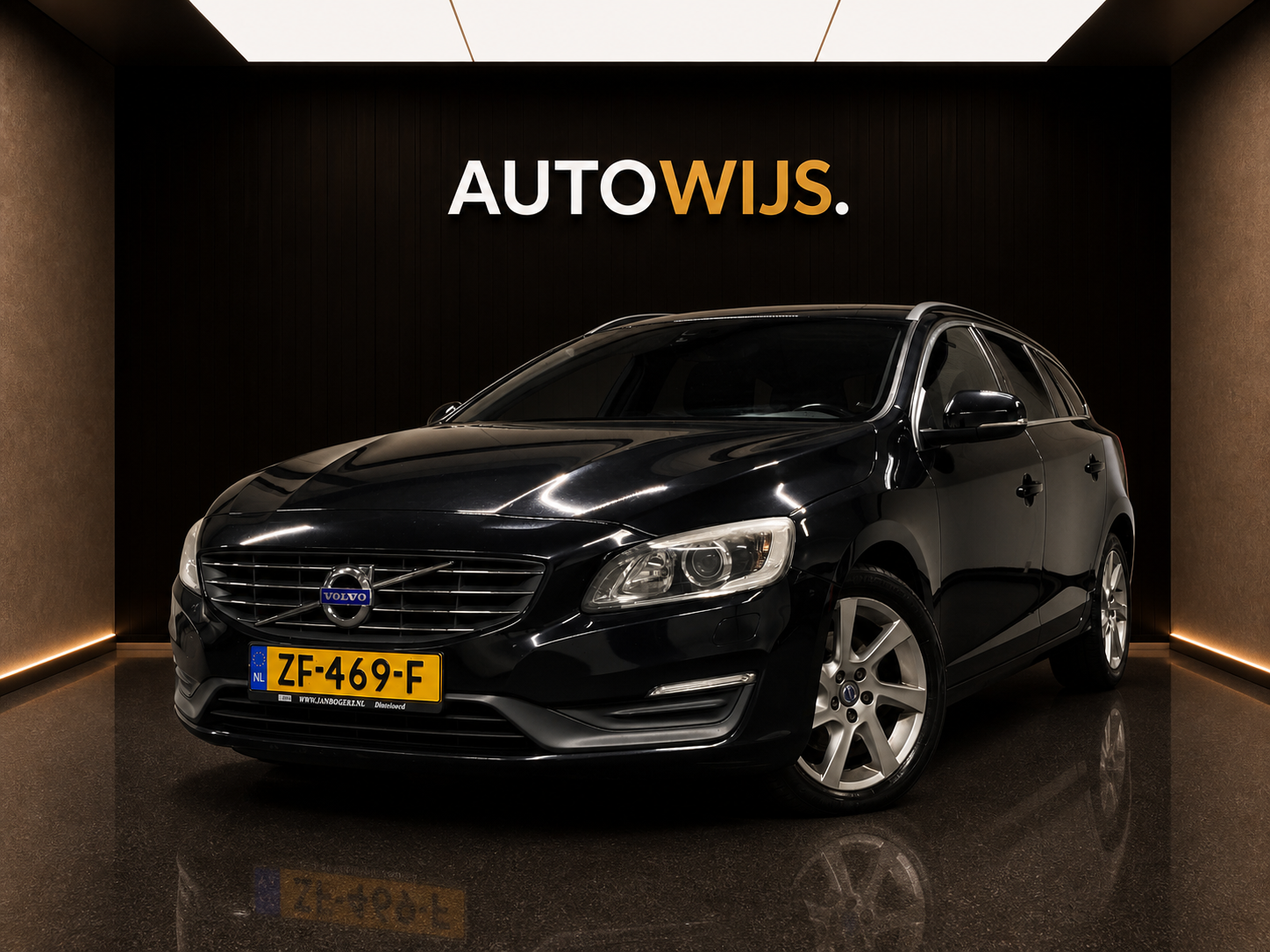 Volvo V60 2.0 D3|LEDER|TREKHAAK|LM-VELG|XENON| 2015 - voorkant