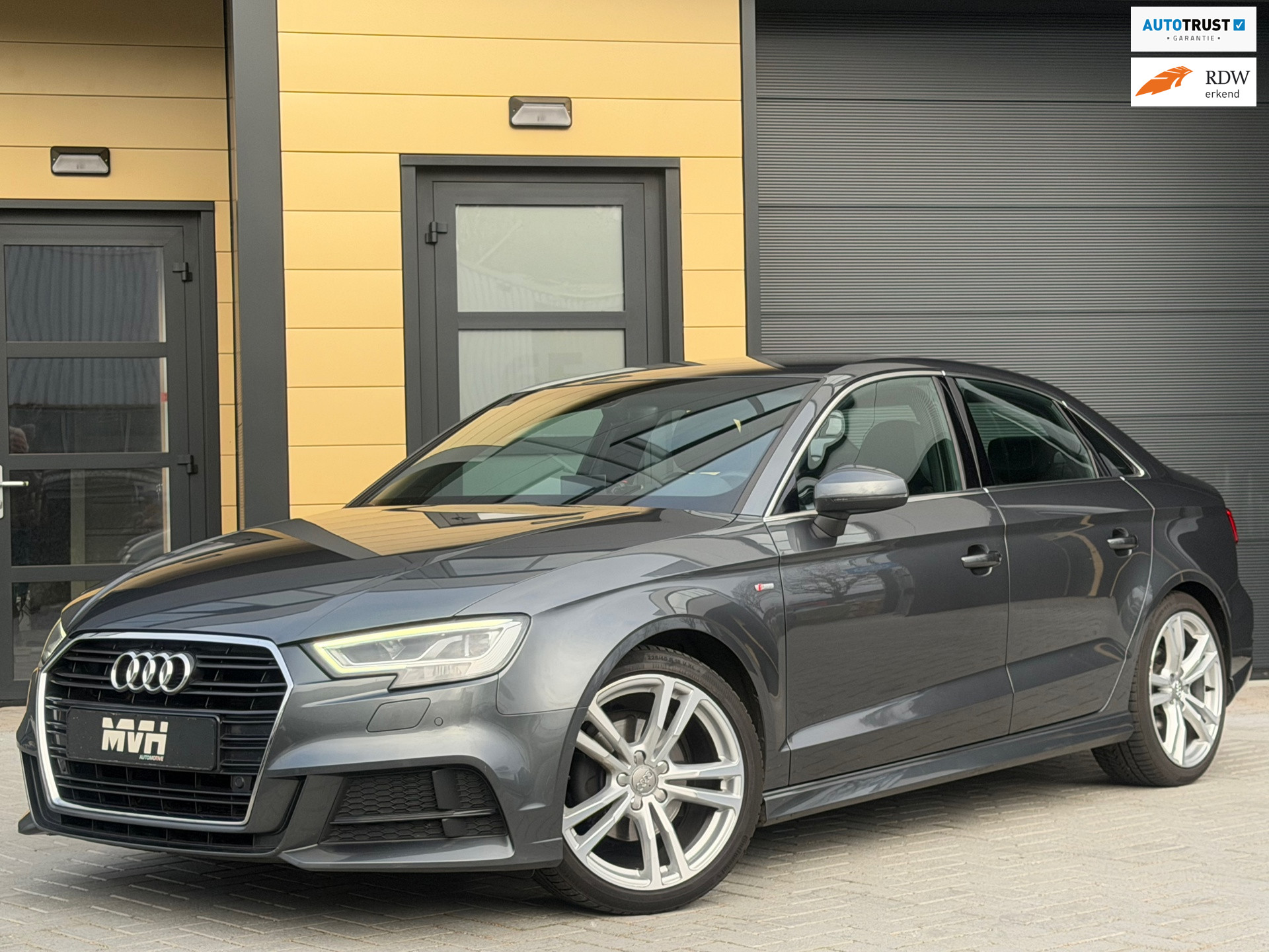 Audi A3 Limousine 2020 35 TFSI CoD Sport S-Line Edition - OrigNL - NAP 2020 - voorkant