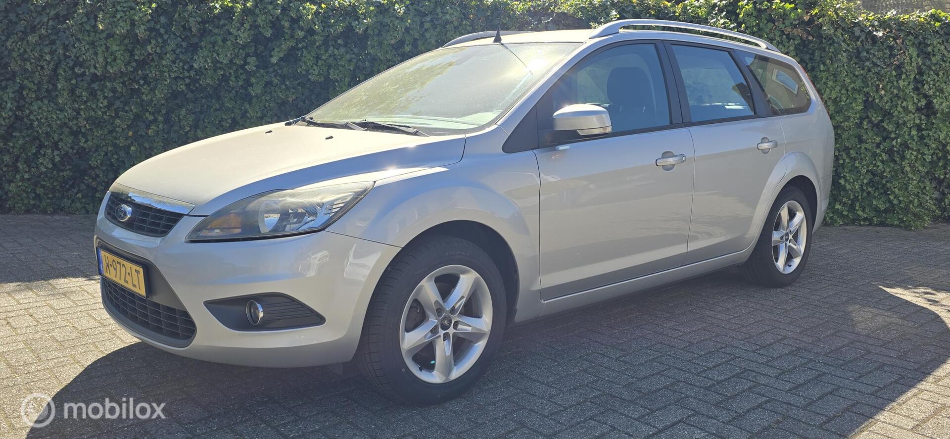 Ford Focus 1.6 Cool & Sound 2010 - voorkant