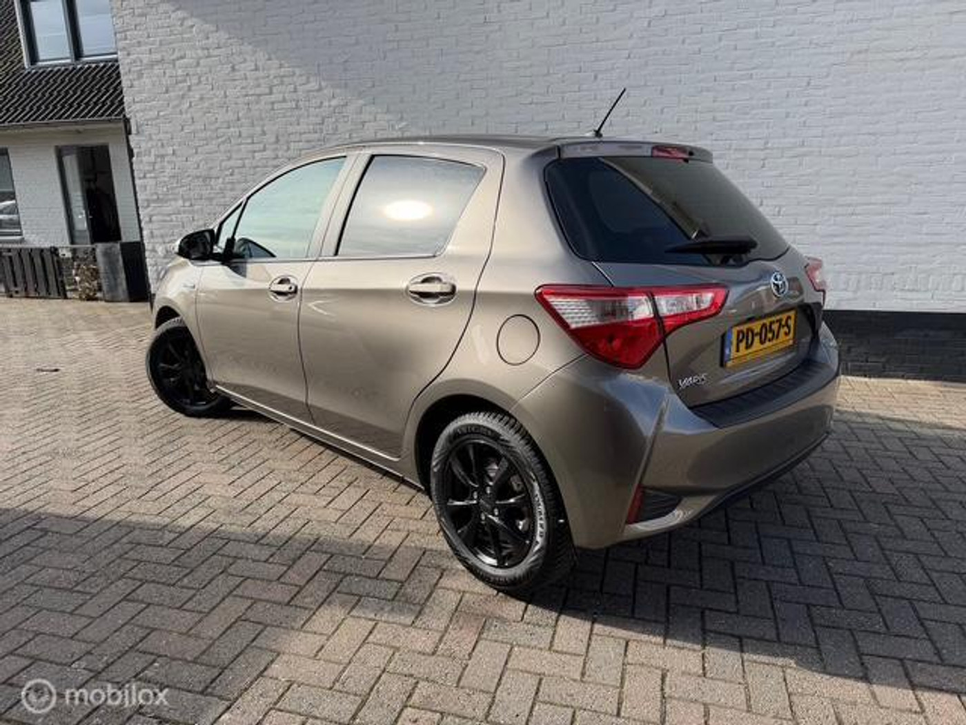 Foto van Toyota Toyota Yaris Hybrid