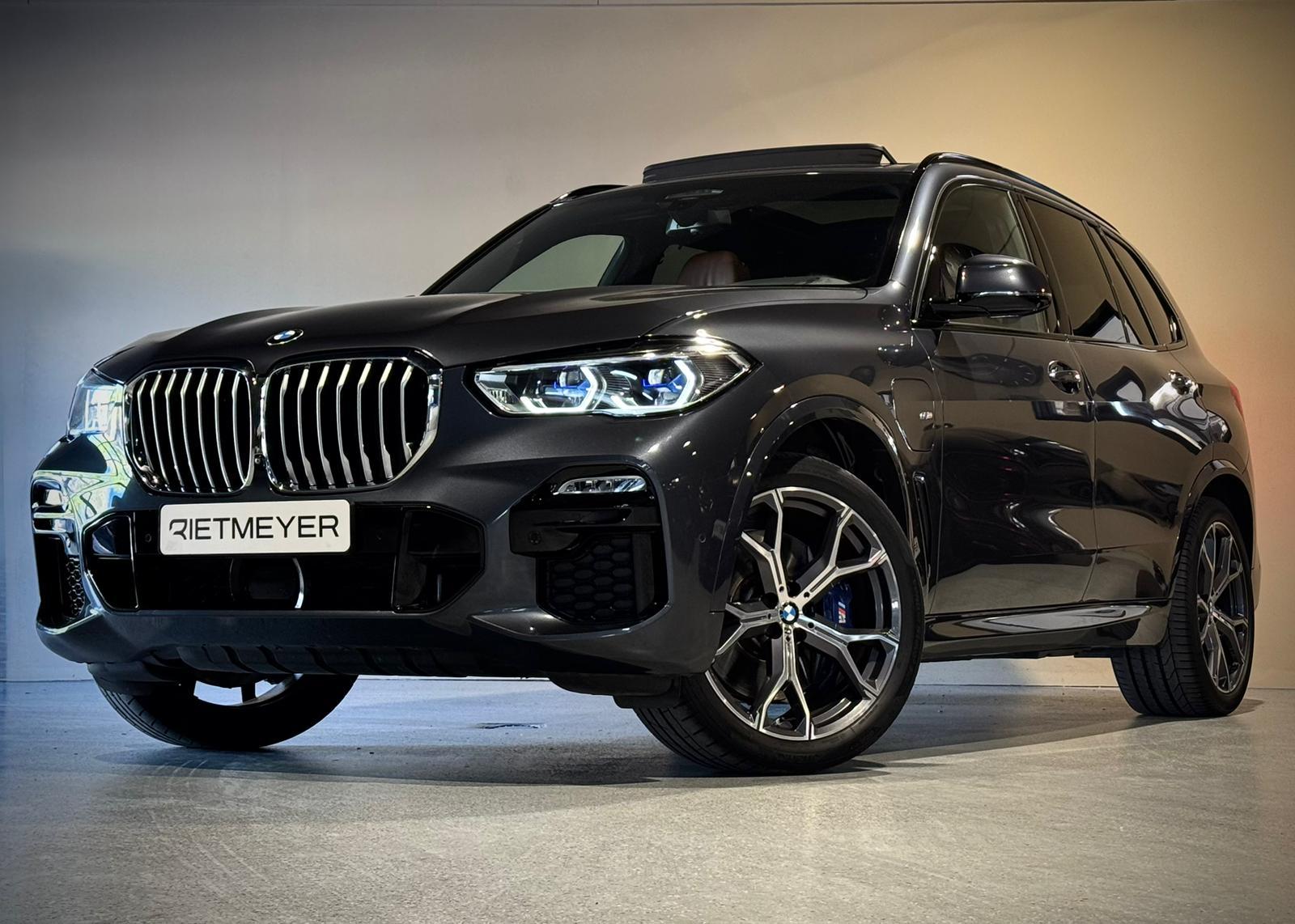 Foto van BMW X5 XDRIVE45E