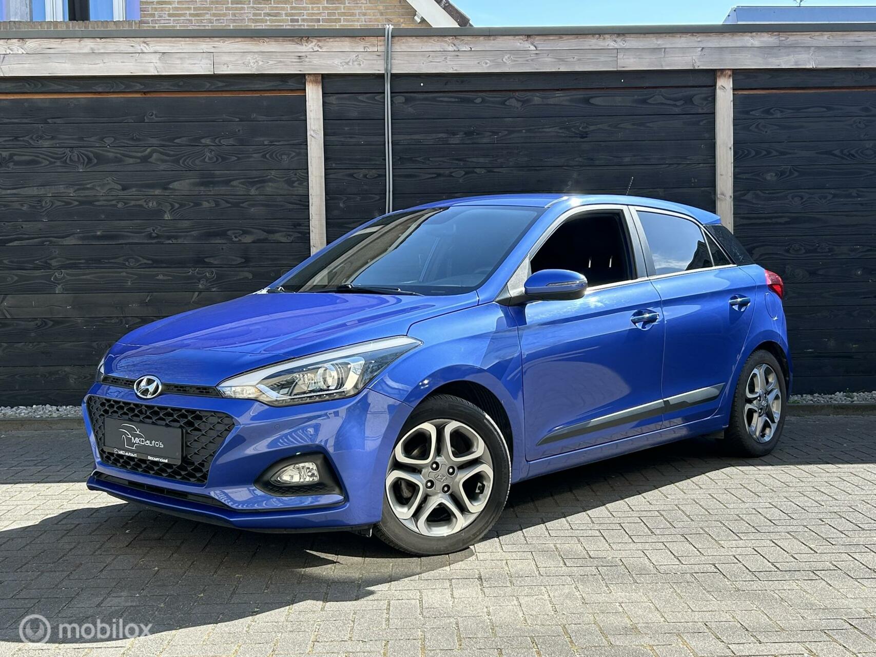 Hyundai I20 1.2  i-Motion Clima / LM / PDC / camera / Trekhaak/ 79.972KM 2018 - voorkant