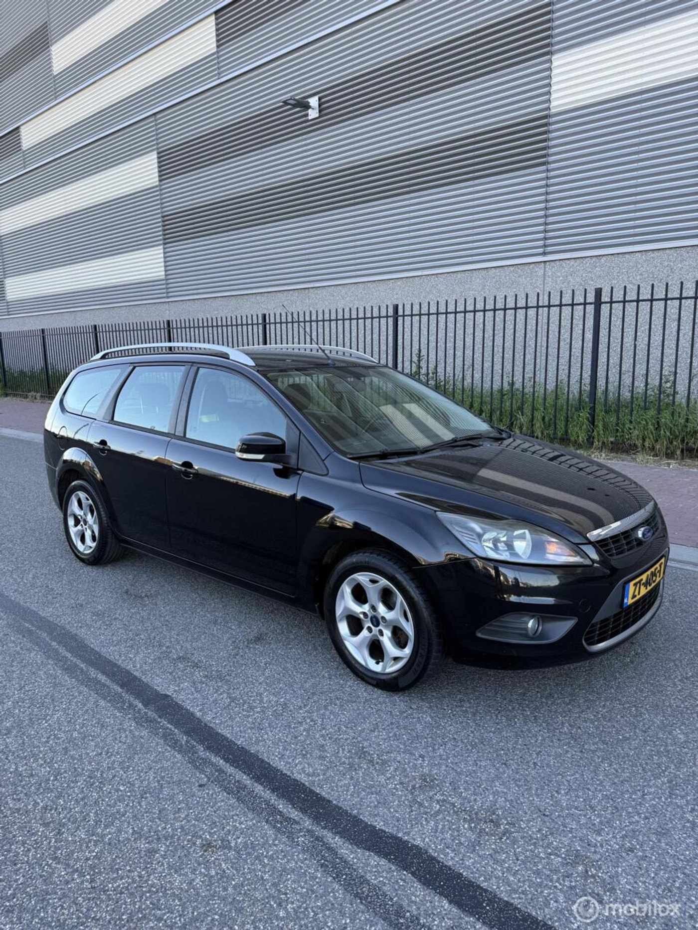 Ford Focus 1.6 Titanium Nieuwe Apk 2011 - voorkant