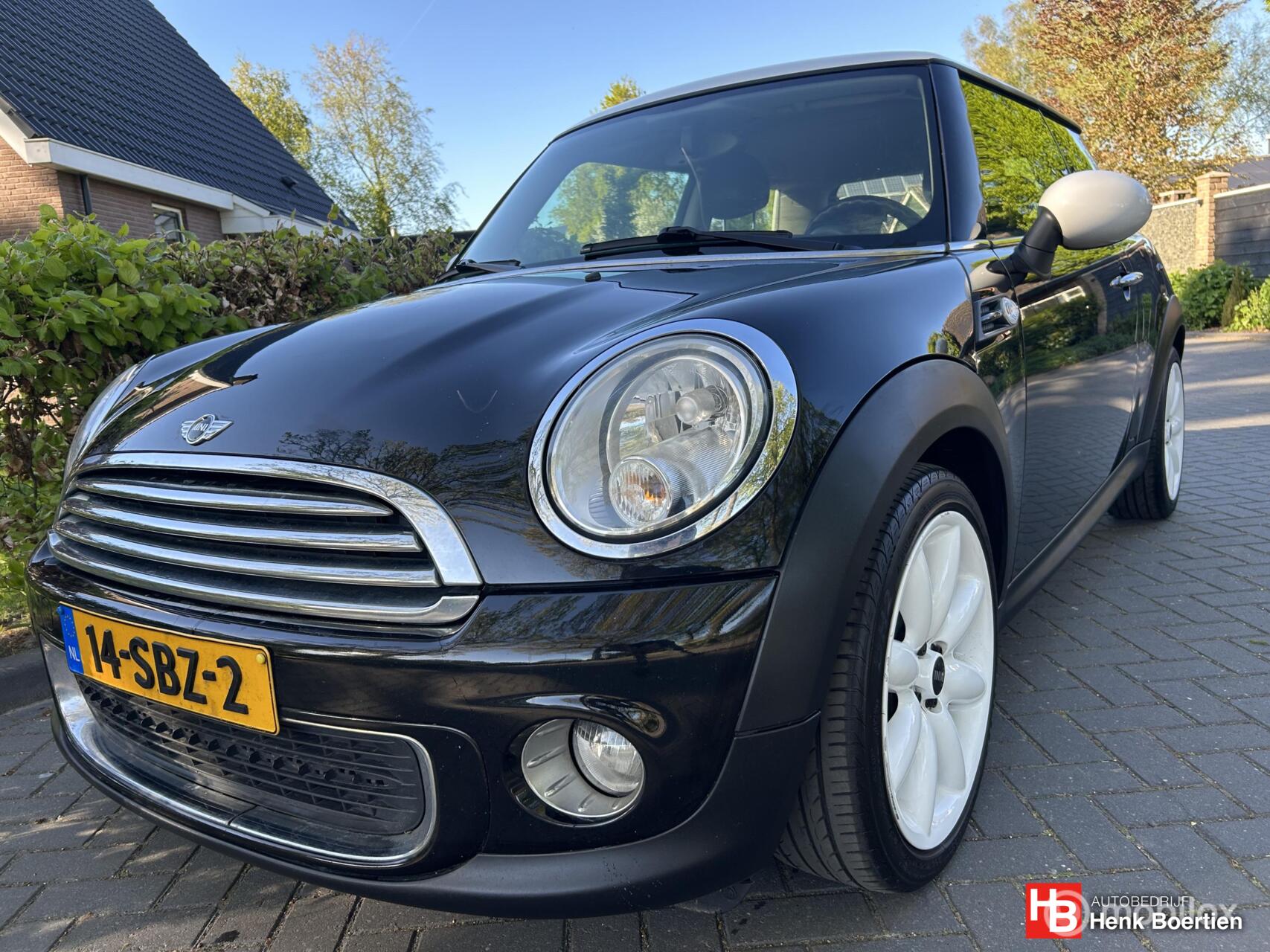 Foto van MINI COOPER