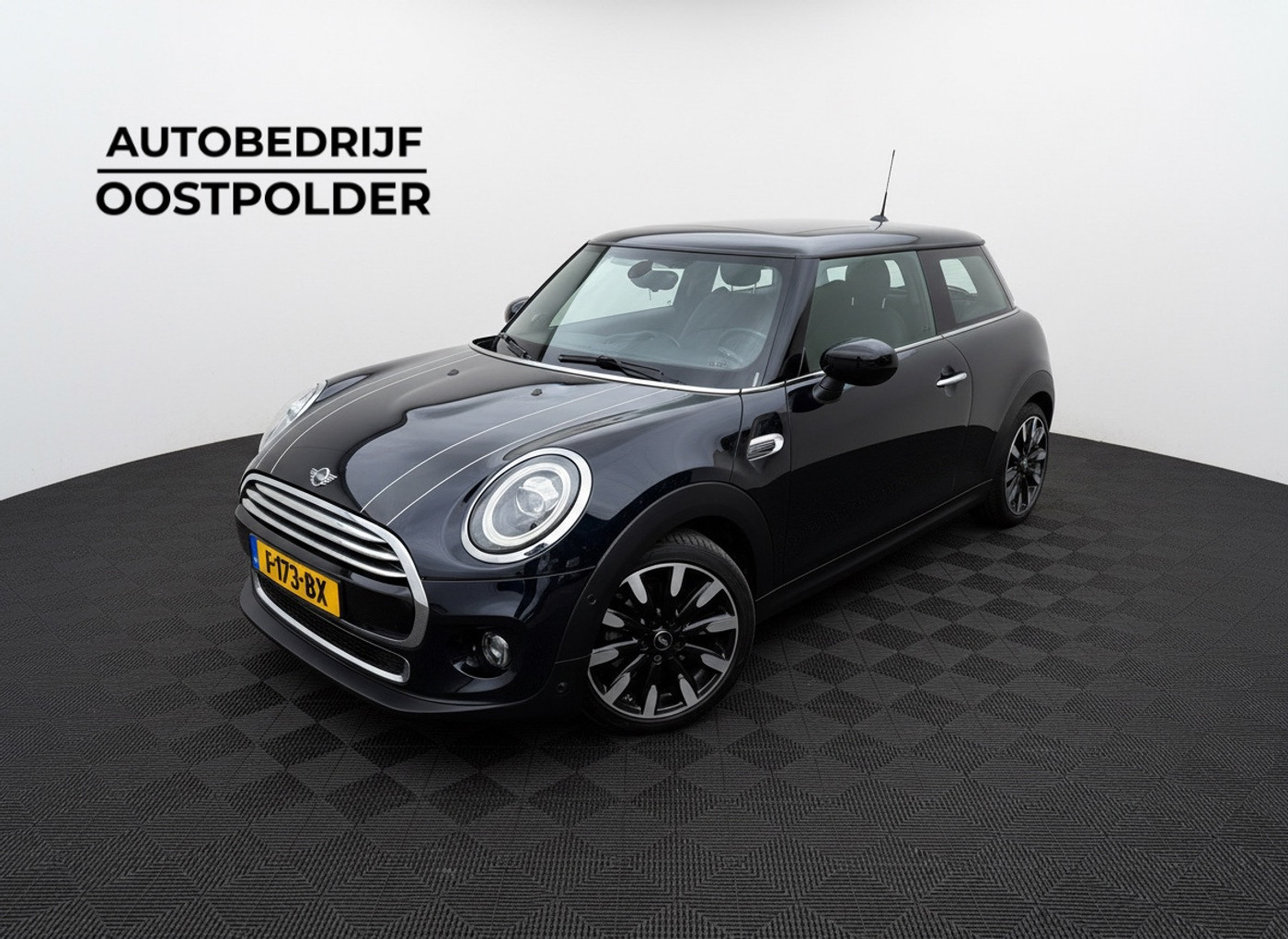 Foto van MINI COOPER