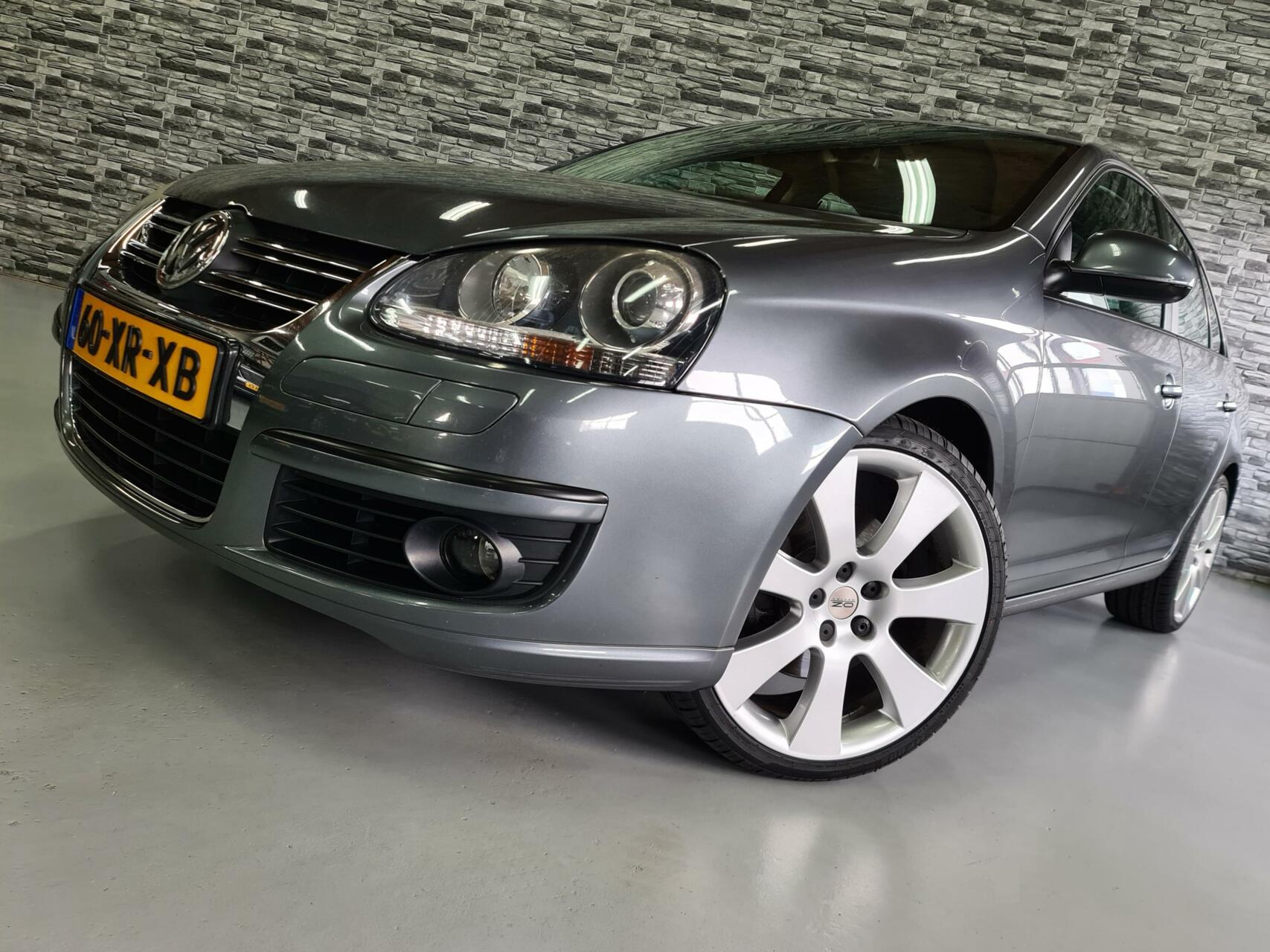 Volkswagen Jetta 2.0 TFSI Sportline*200PK*19inchOZ*Bluetooth 2007 - voorkant