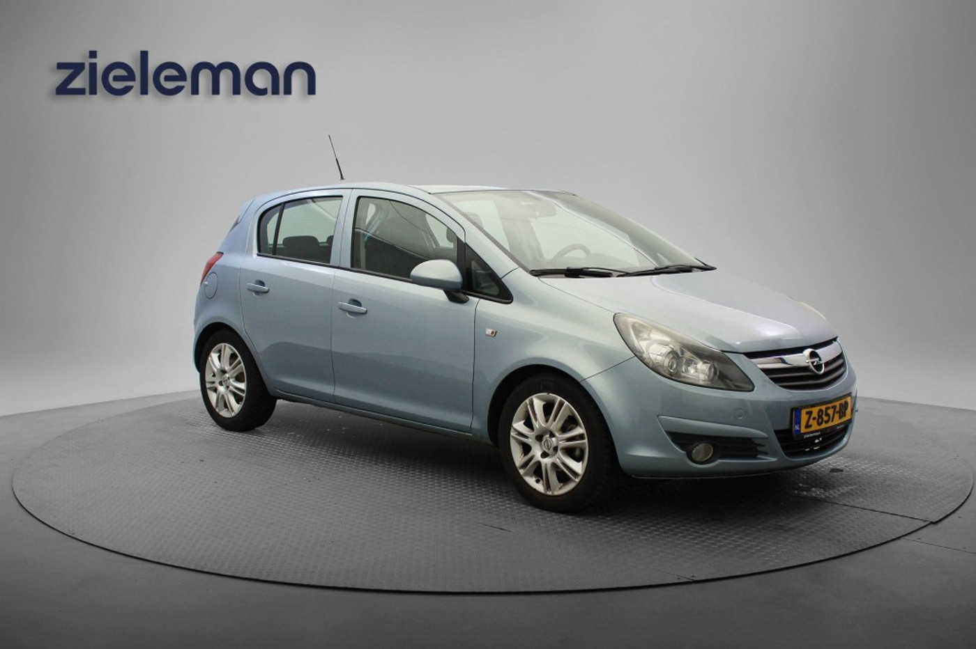 Opel Corsa 1.2 16V 5 derus Edition - Airco, Cruise 2009 - voorkant