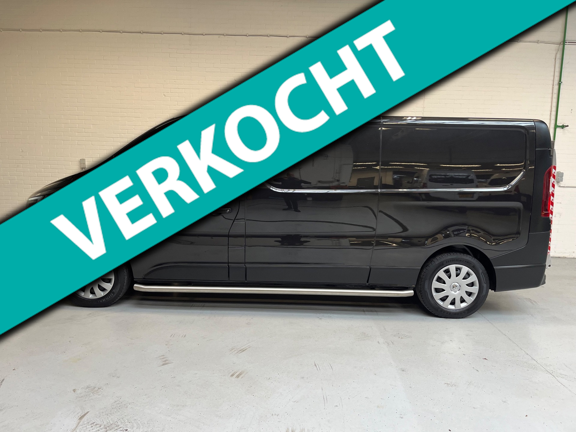 Renault Trafic Met Laadklep! 2.0 dCi 120 T29 L2H1 Comfort 3Persoons, Airco Navigatie Cruisecontrol NEDERLANDSE BUS! RIJKLAARPRIJS! 2020 - voorkant