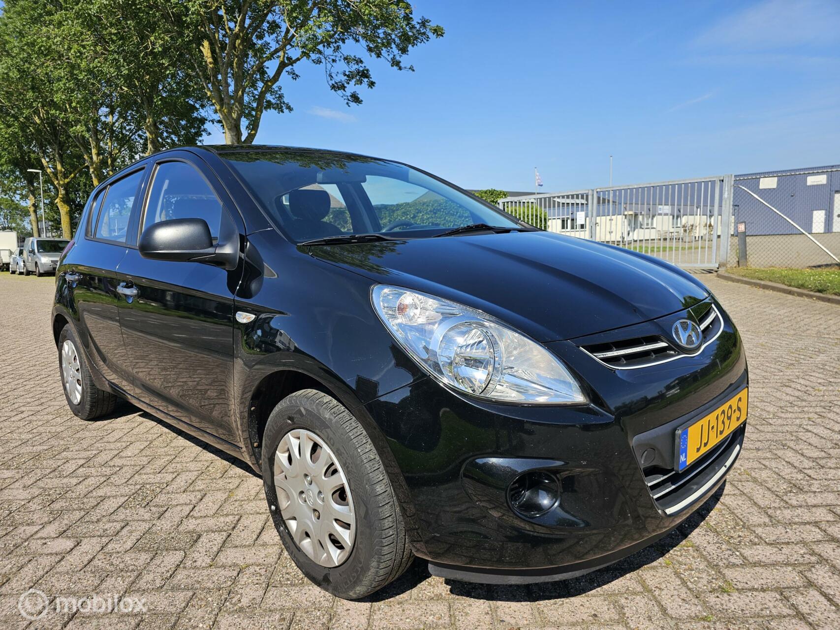 Hyundai I20 1.2i ActiveVersion 2010 - voorkant