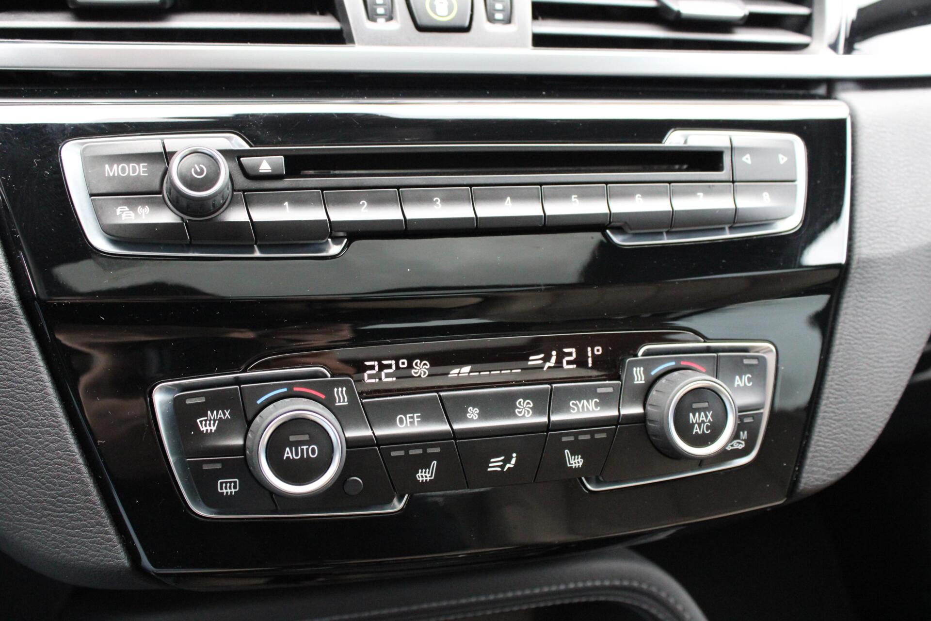 Foto van BMW X1 Xdrive20i