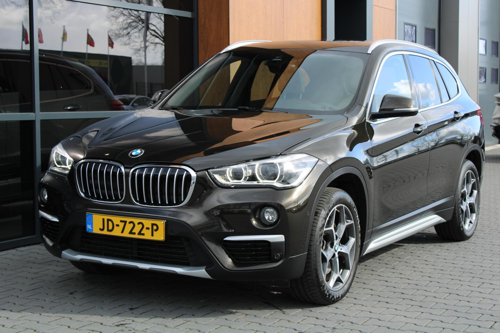 Foto van BMW X1 Xdrive20i