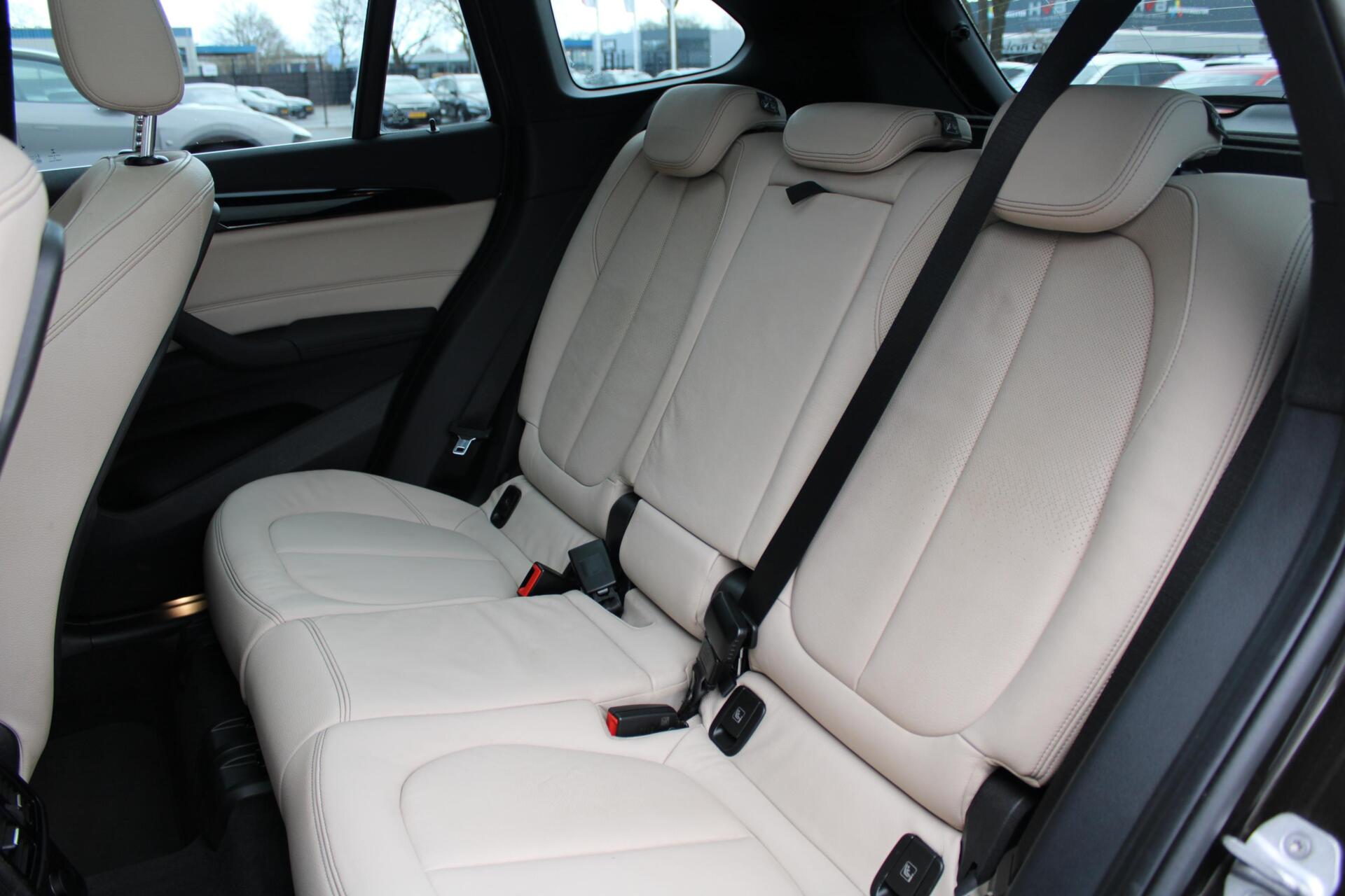 Foto van BMW X1 Xdrive20i