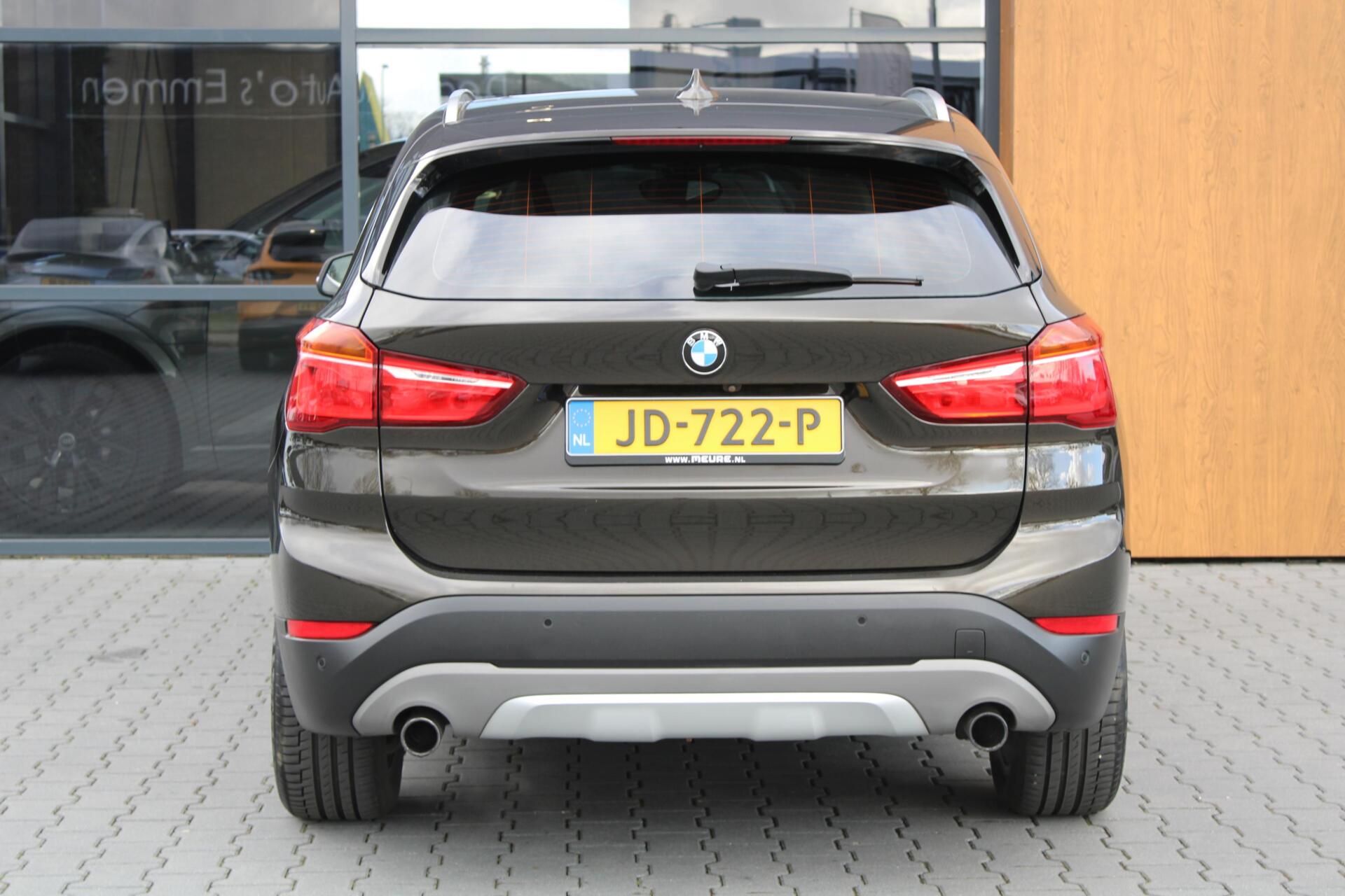 Foto van BMW X1 Xdrive20i