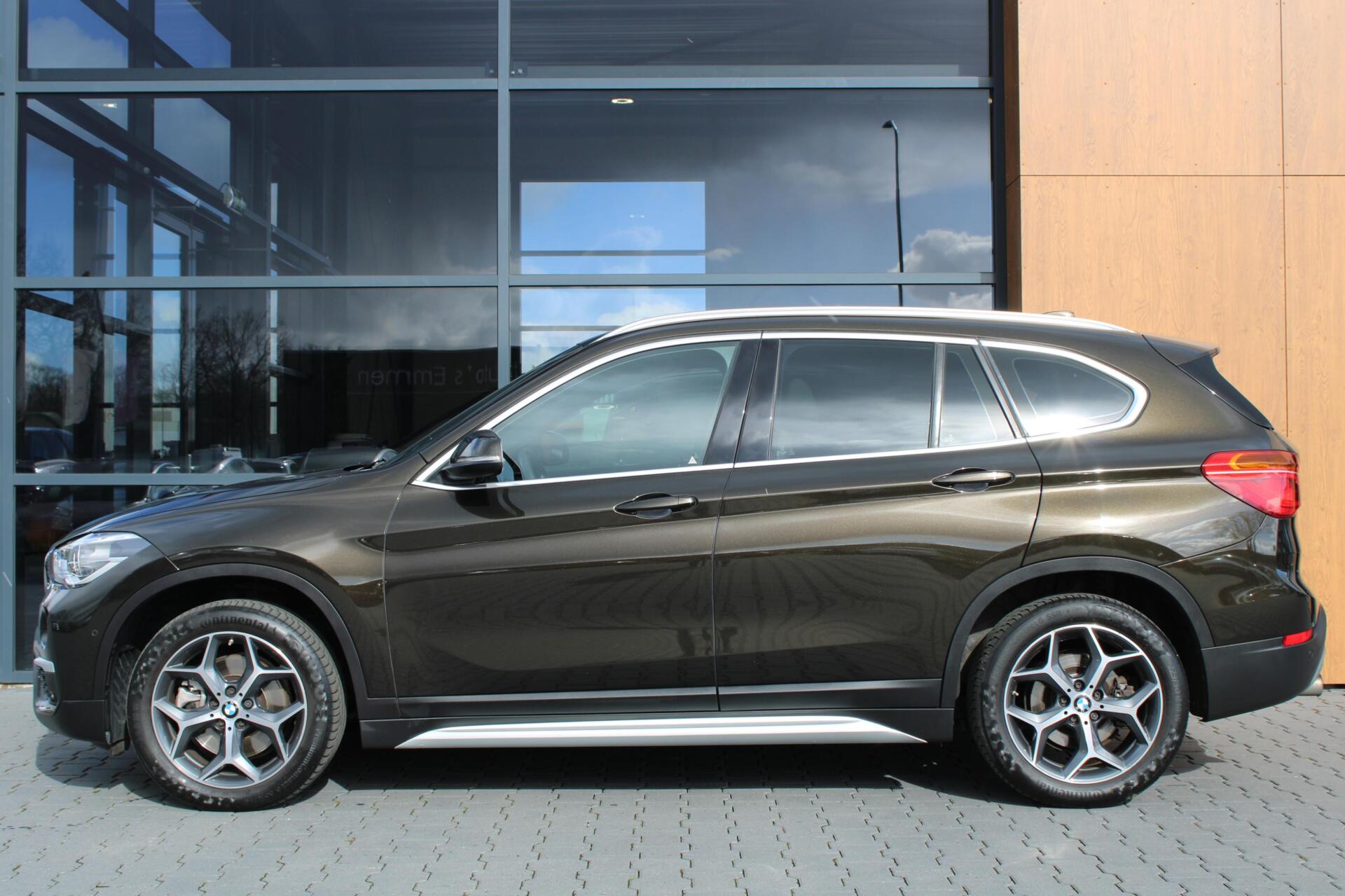Foto van BMW X1 Xdrive20i