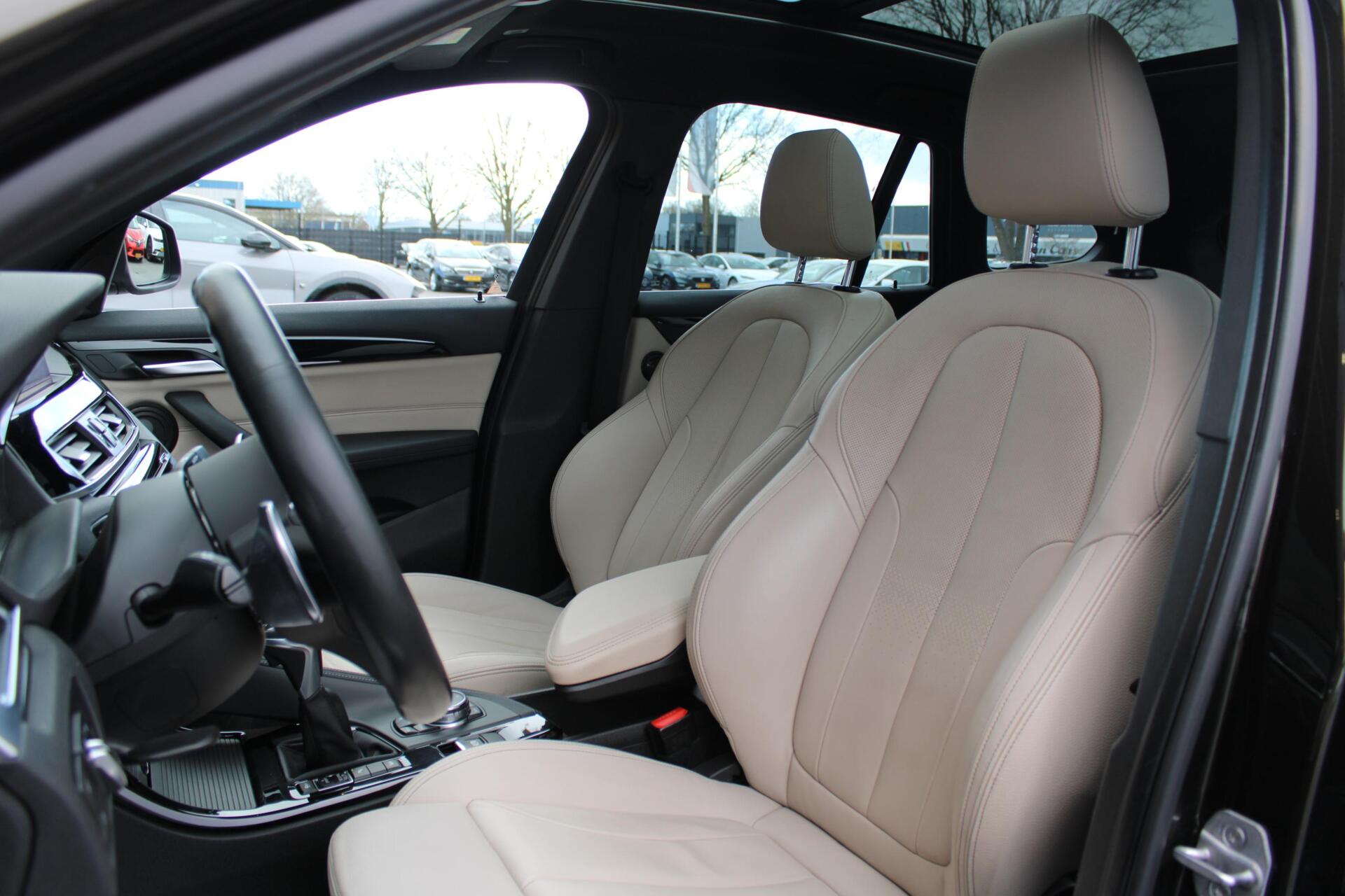 Foto van BMW X1 Xdrive20i