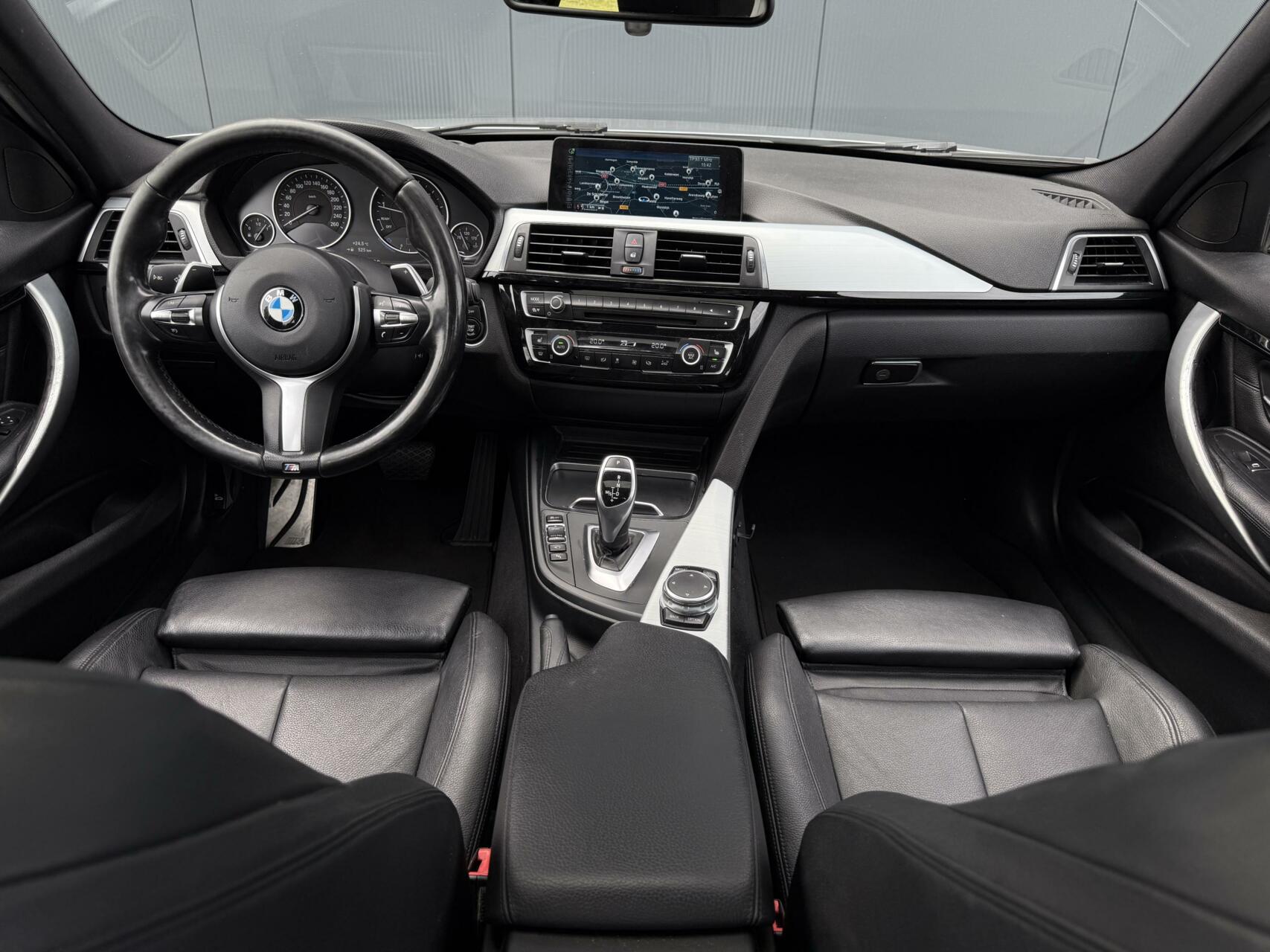 Foto van BMW 330i