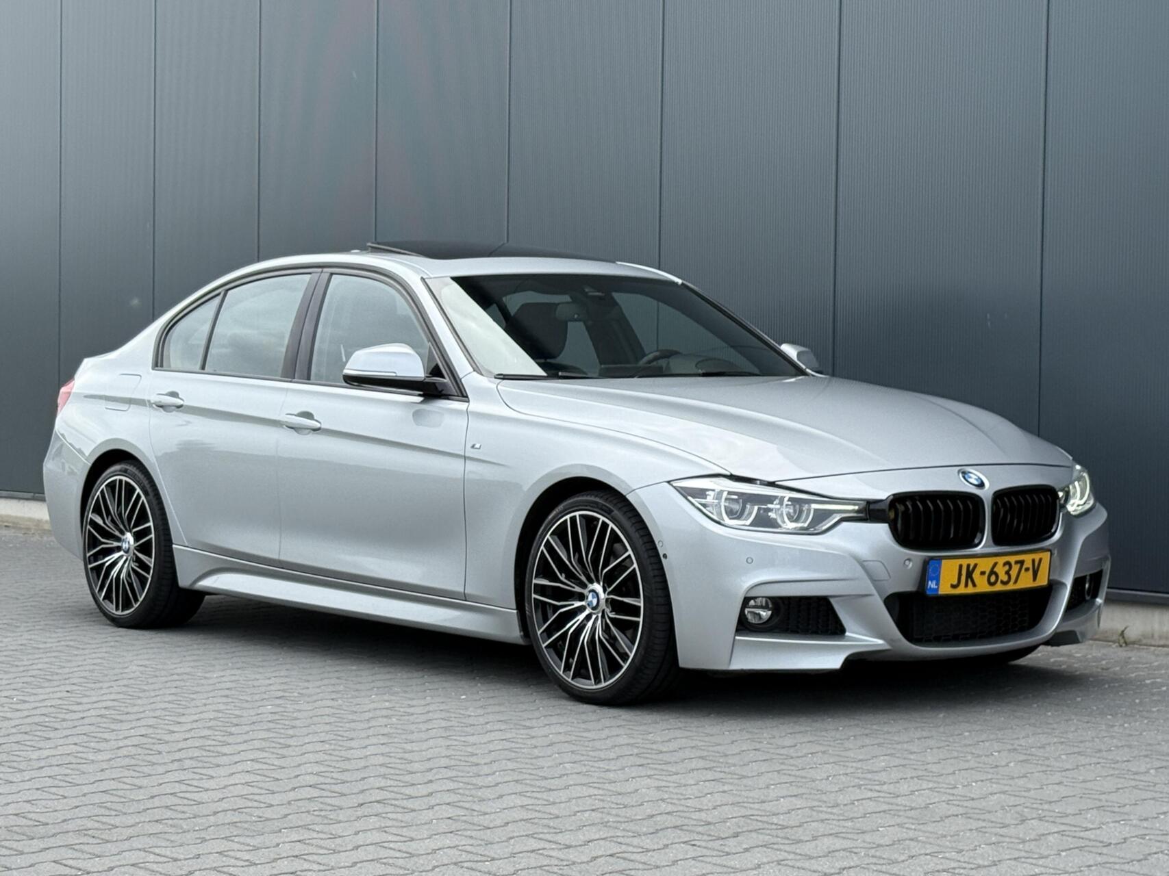 Foto van BMW 330i